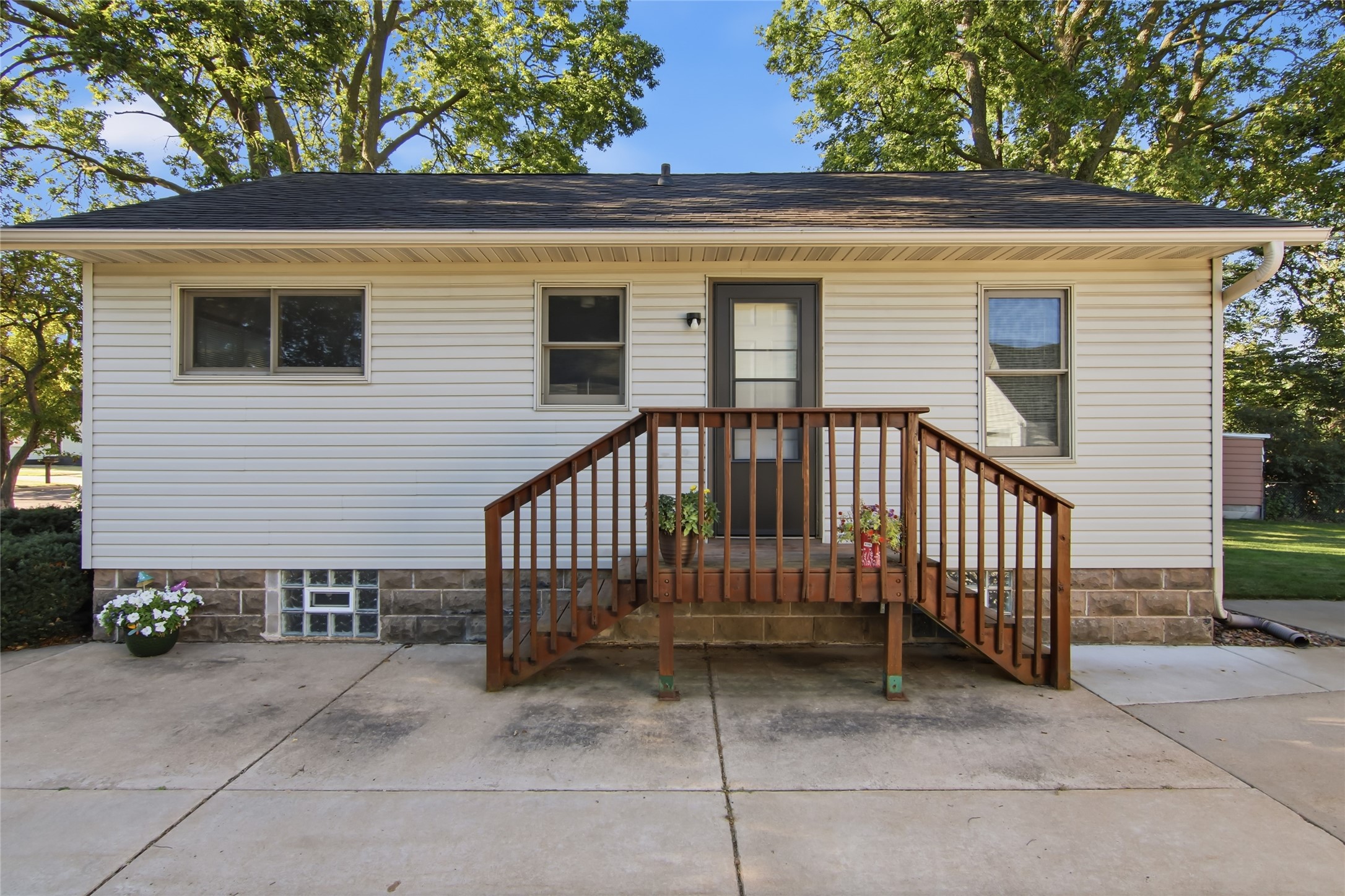 2832 5th Street Property Photo 5