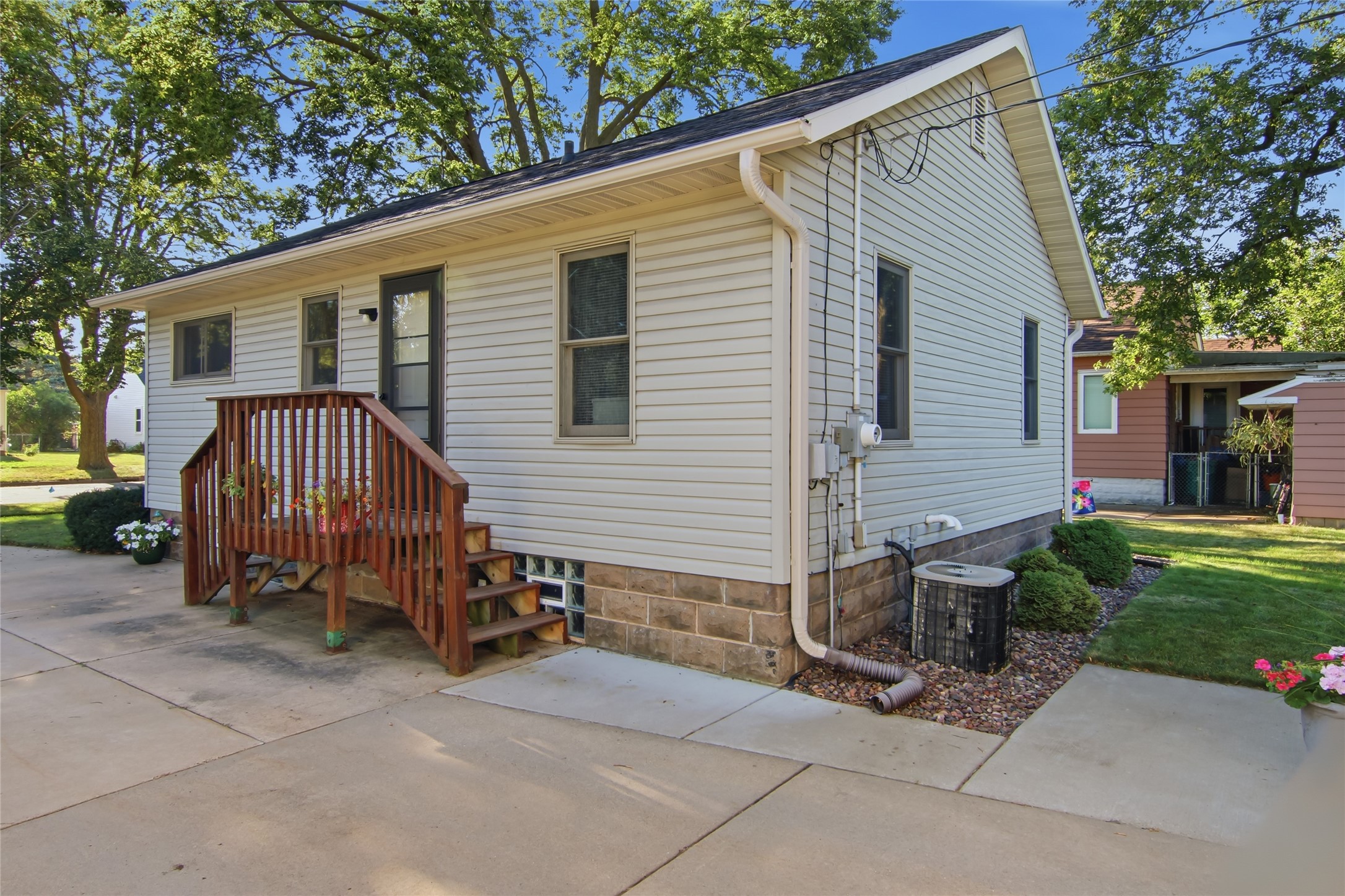 2832 5th Street Property Photo 6