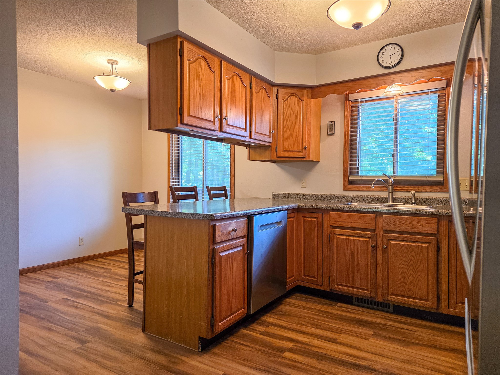 302 Summit Court Property Photo 4