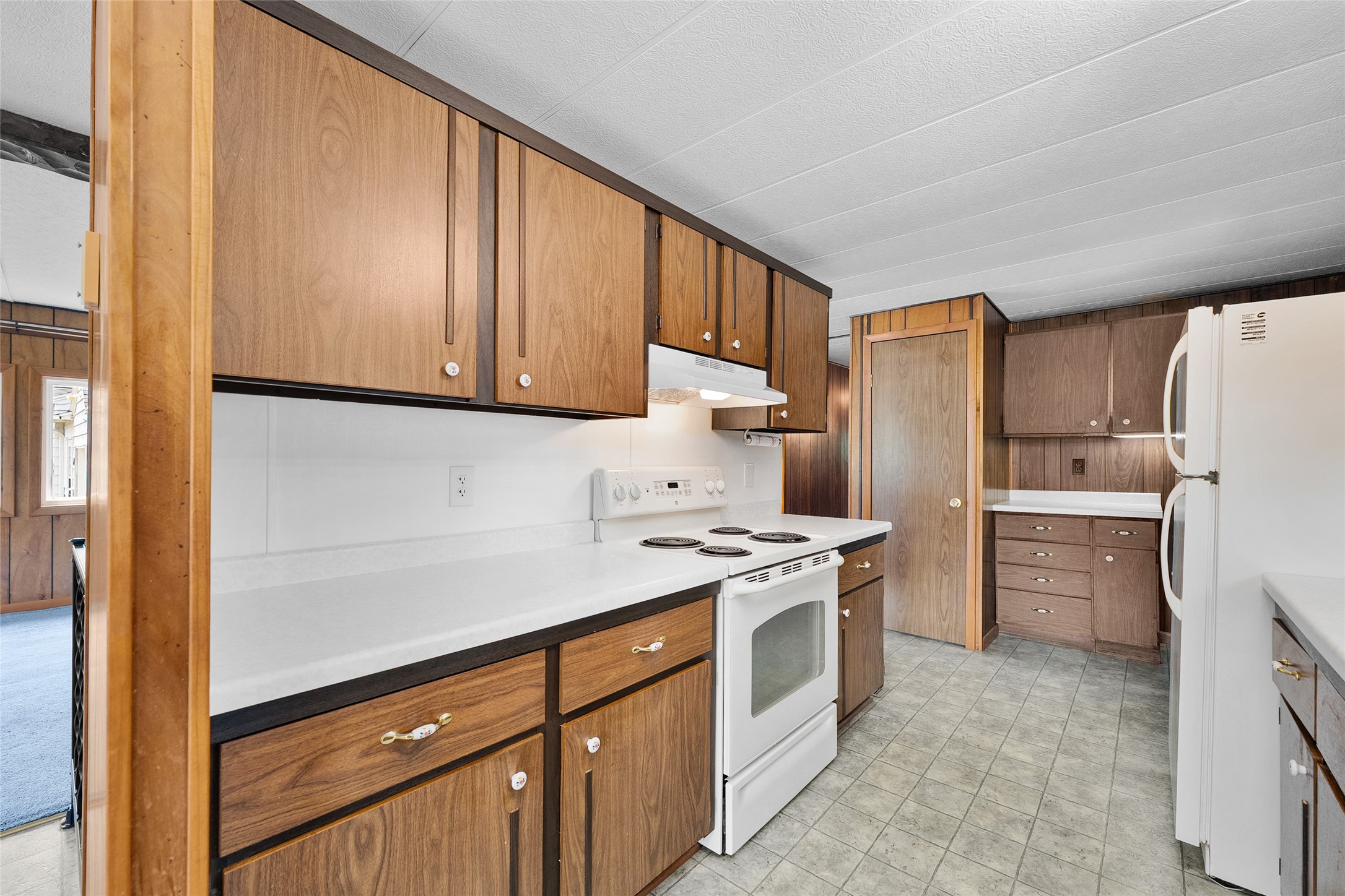 706 N Stone Street Property Photo 10