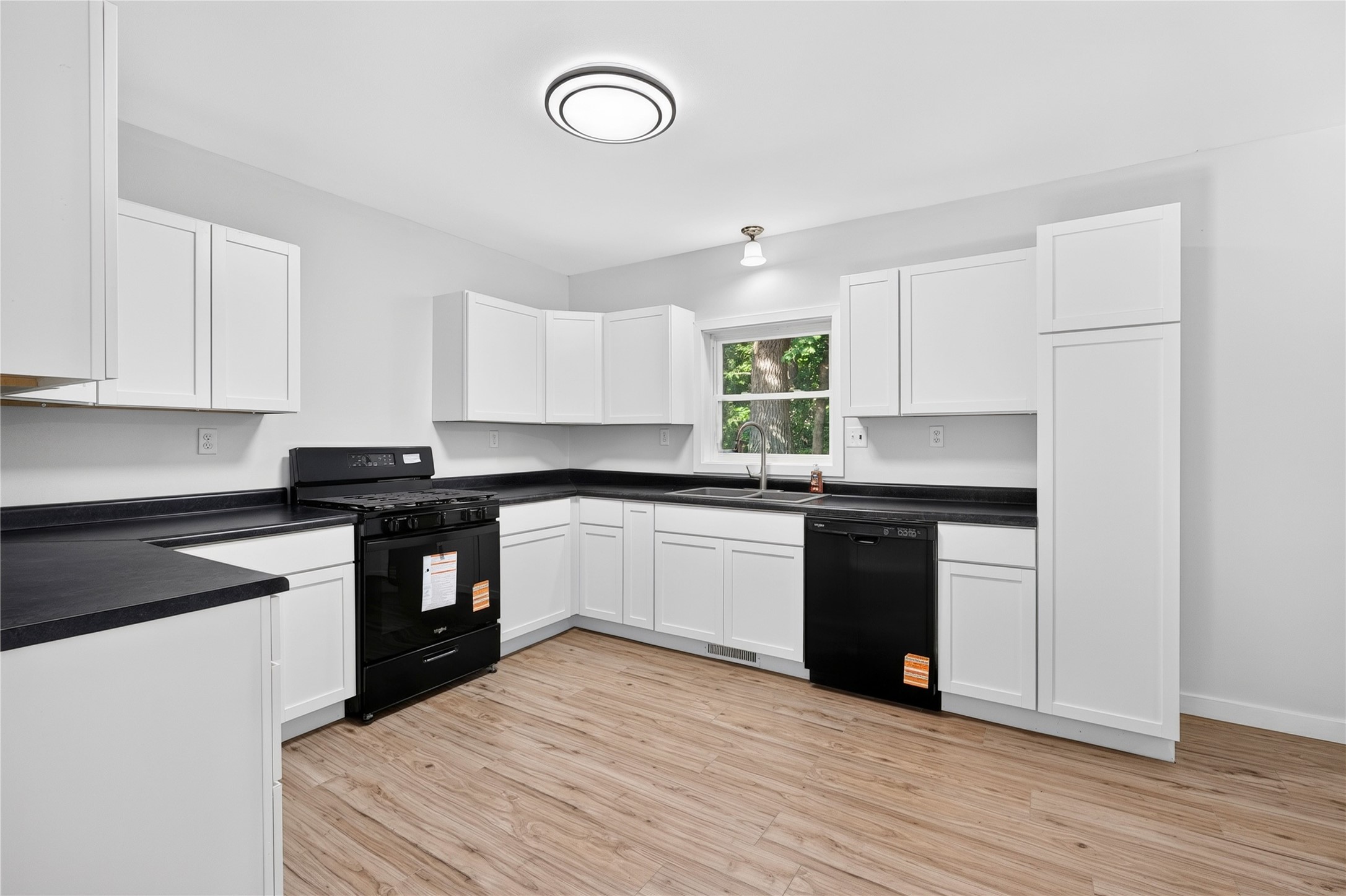 1714 20 3/4 Street Property Photo 2