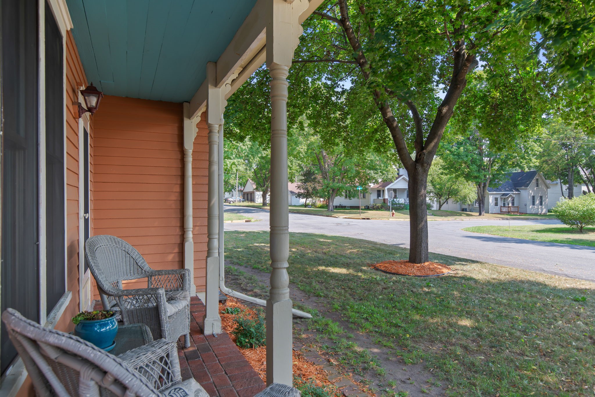 1221 10th Street E Property Photo 24