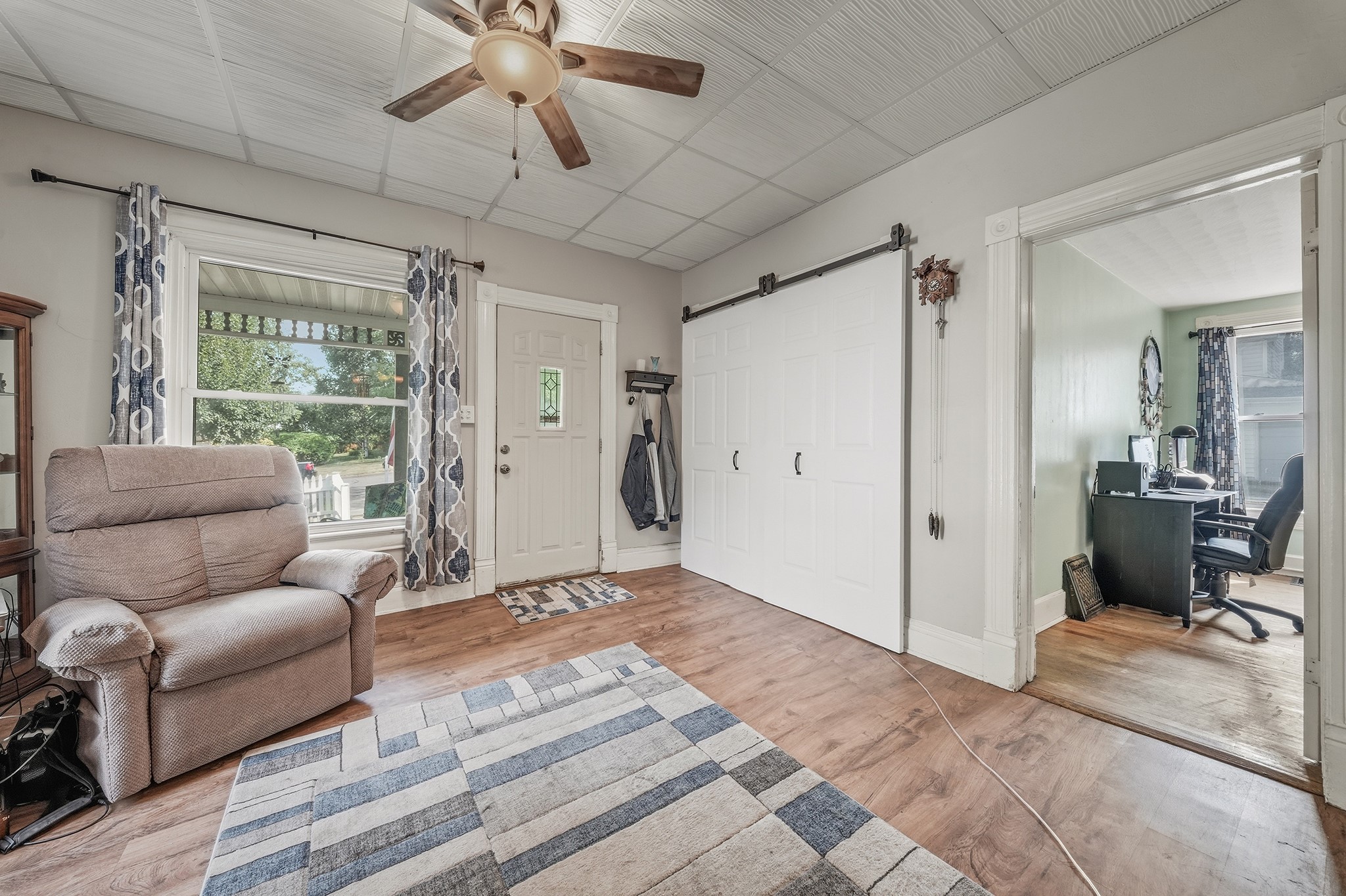 1551 E Madison Street Property Photo 3