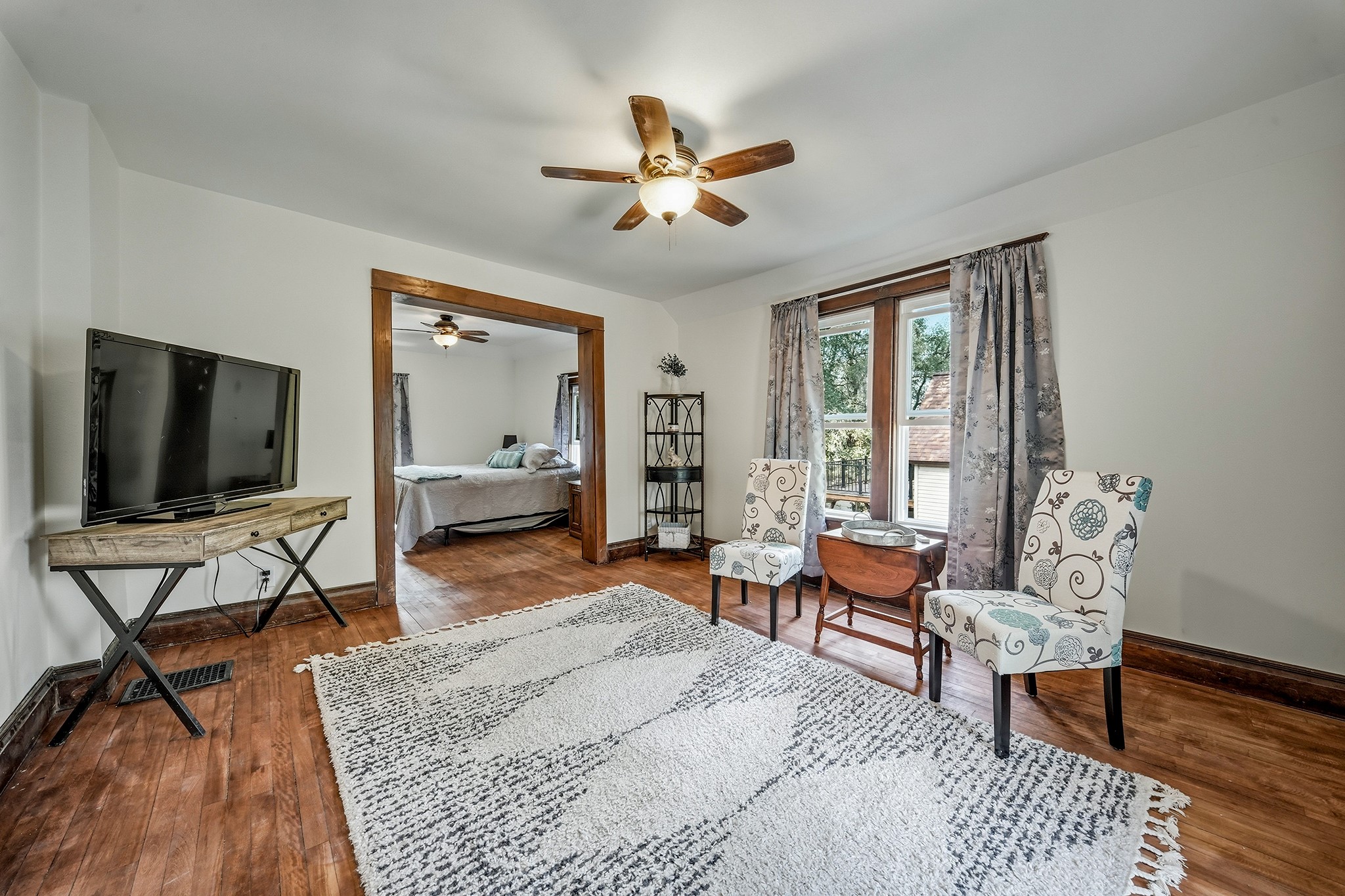 1551 E Madison Street Property Photo 4