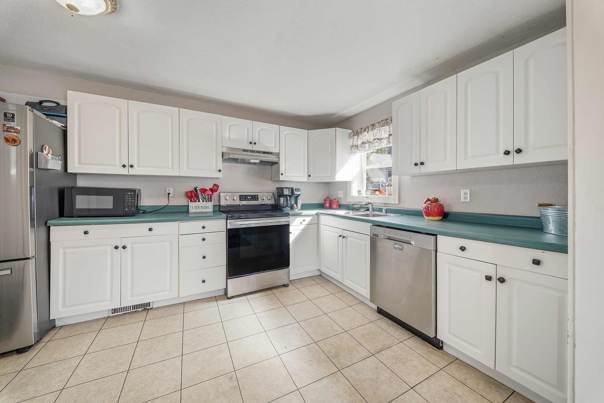1551 E Madison Street Property Photo 13
