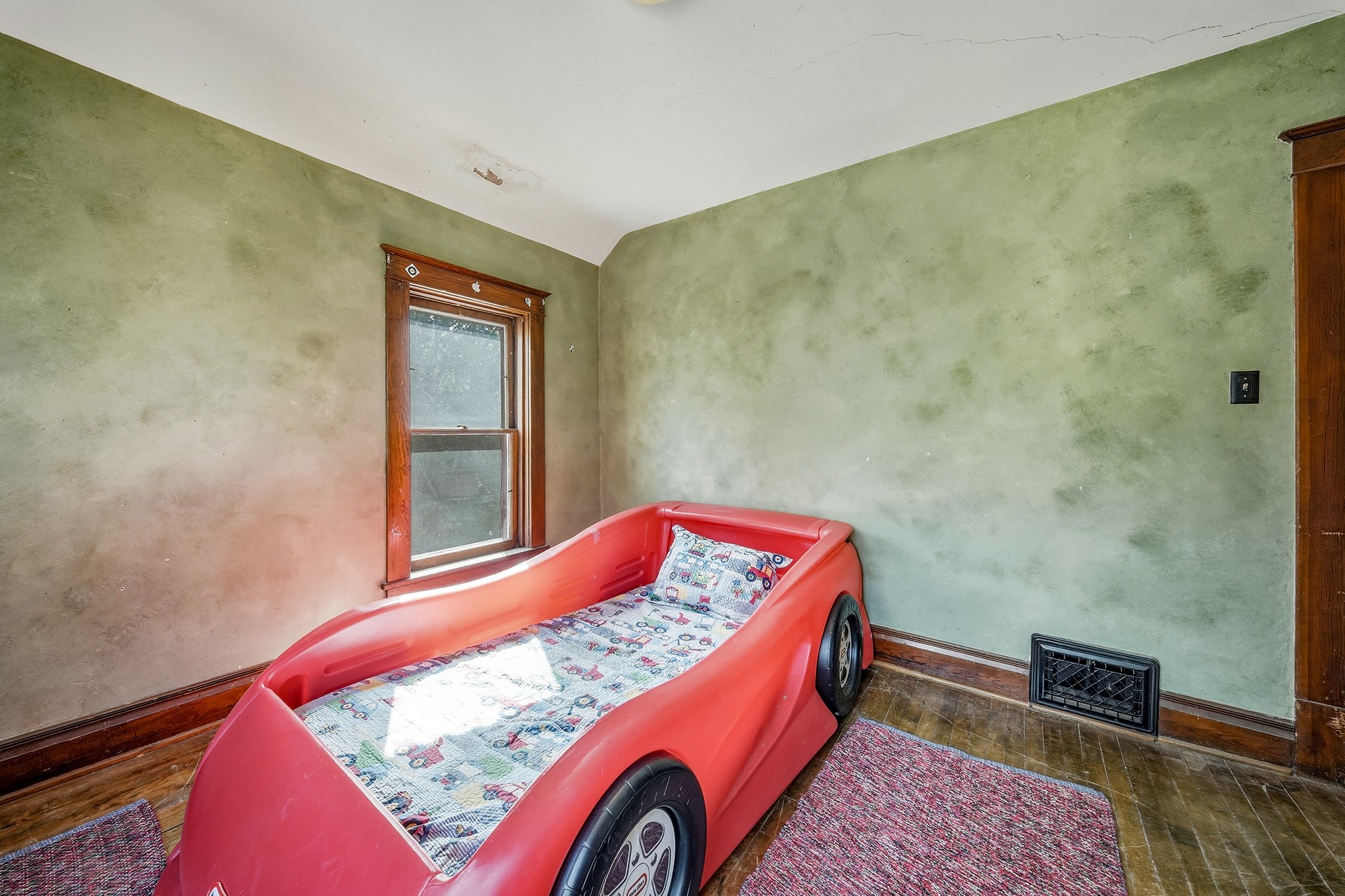 1551 E Madison Street Property Photo 24