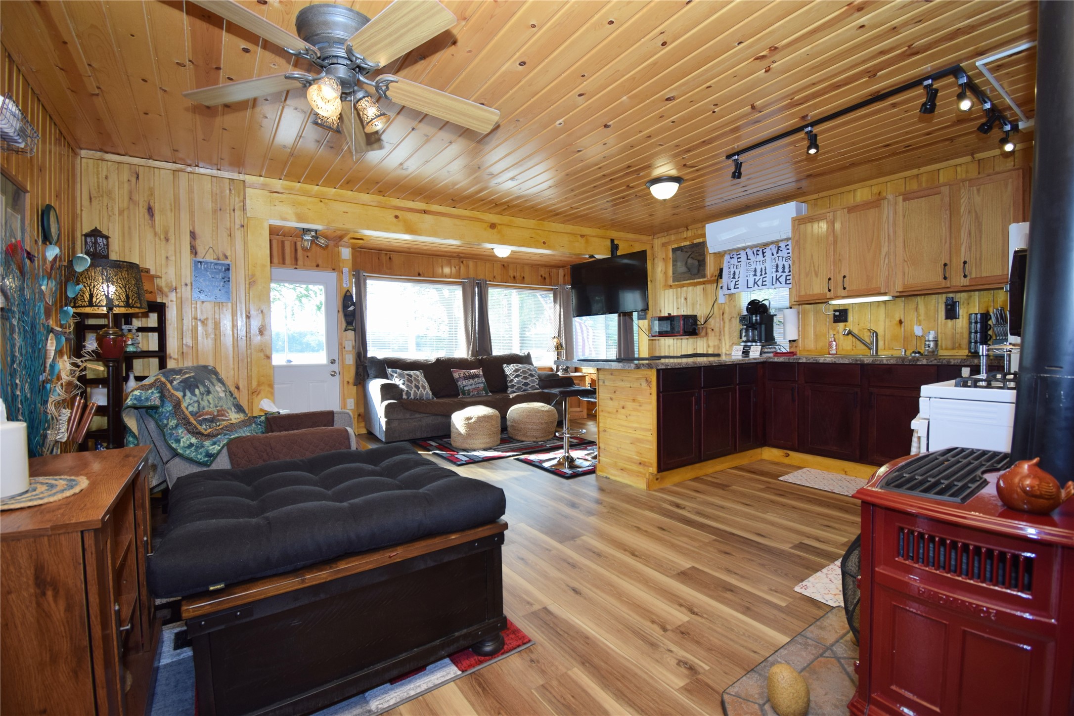 6587 Blue Heron Bay Drive Property Photo 24