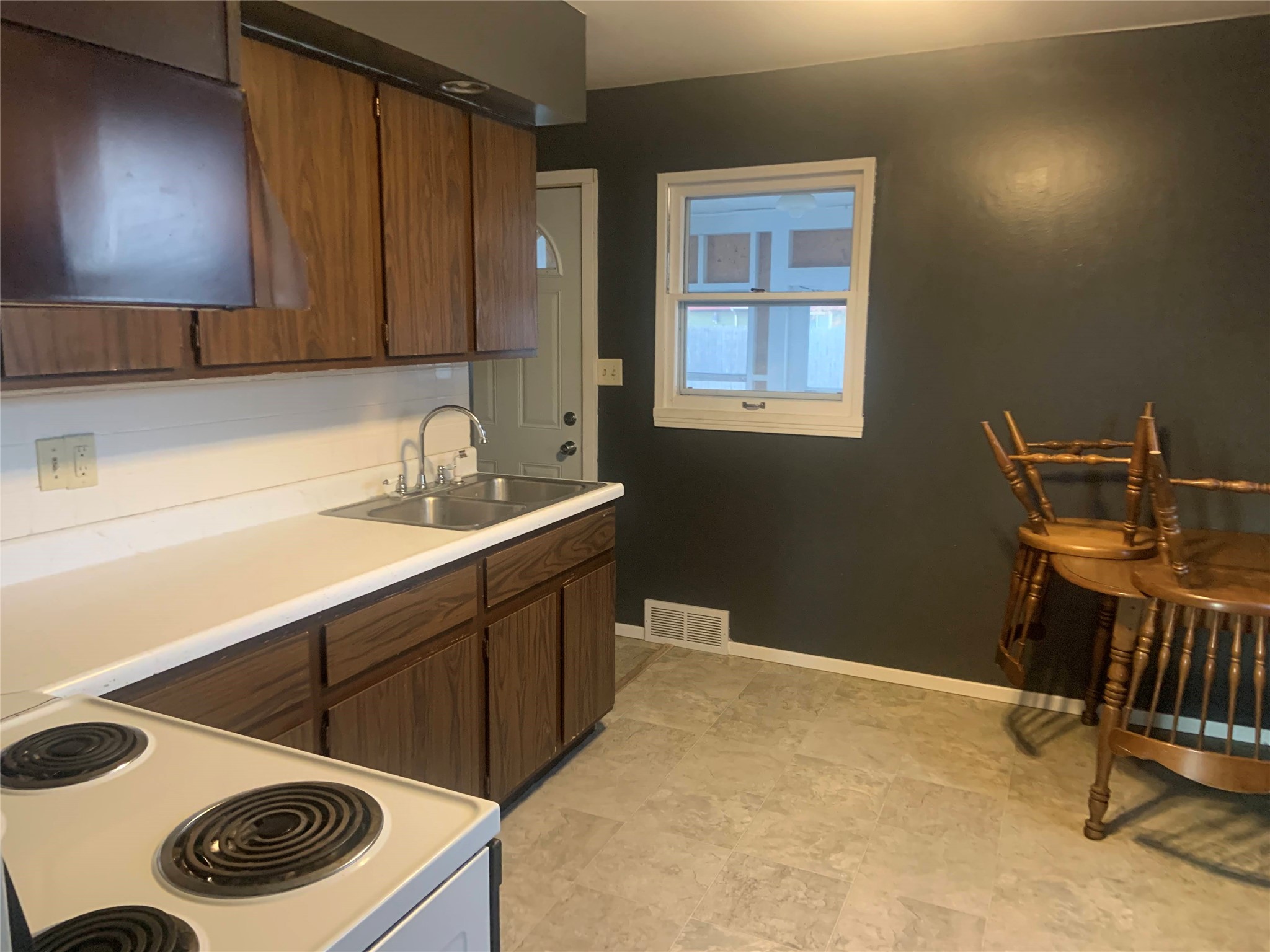 1518 Starr Avenue Property Photo 8