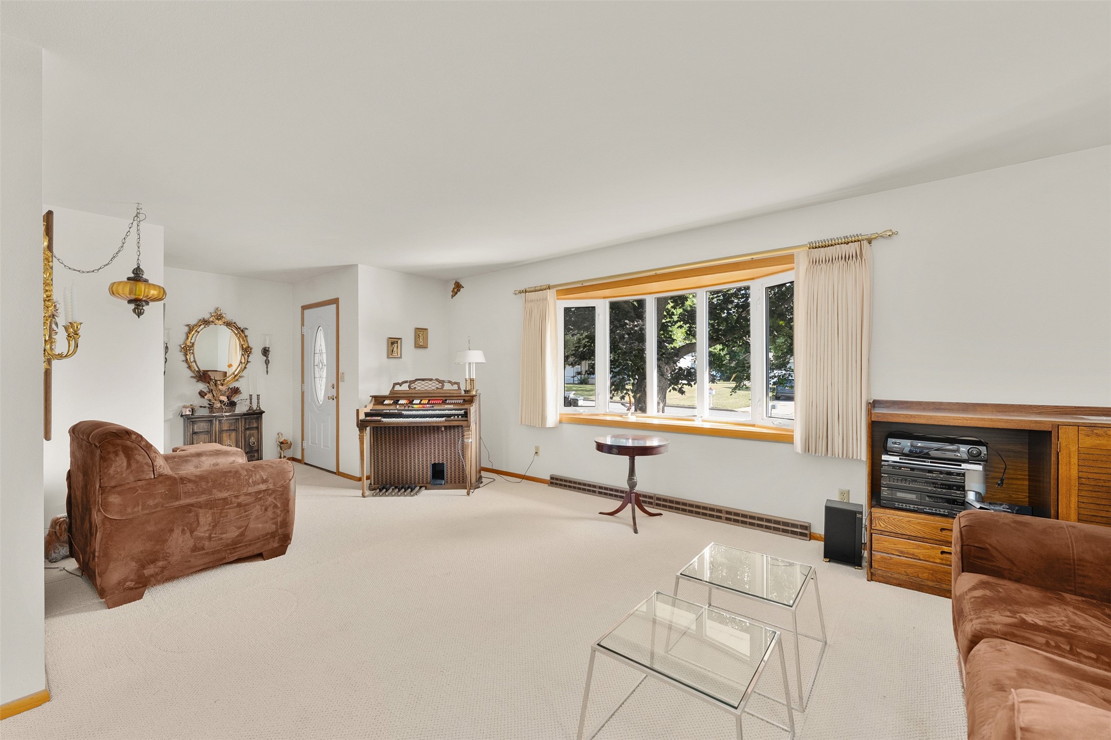1002 Leonard Drive Property Photo 4