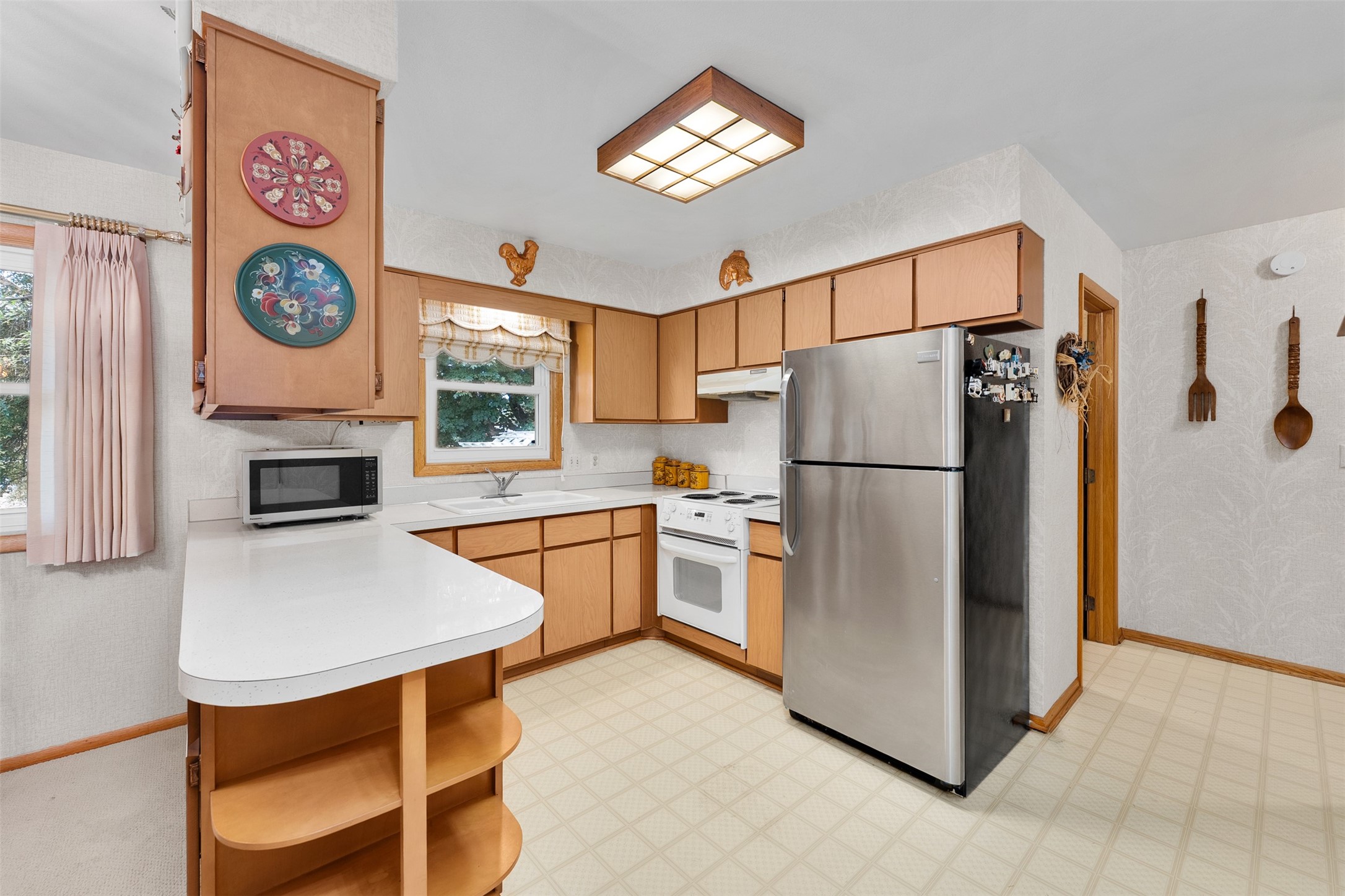 1002 Leonard Drive Property Photo 8