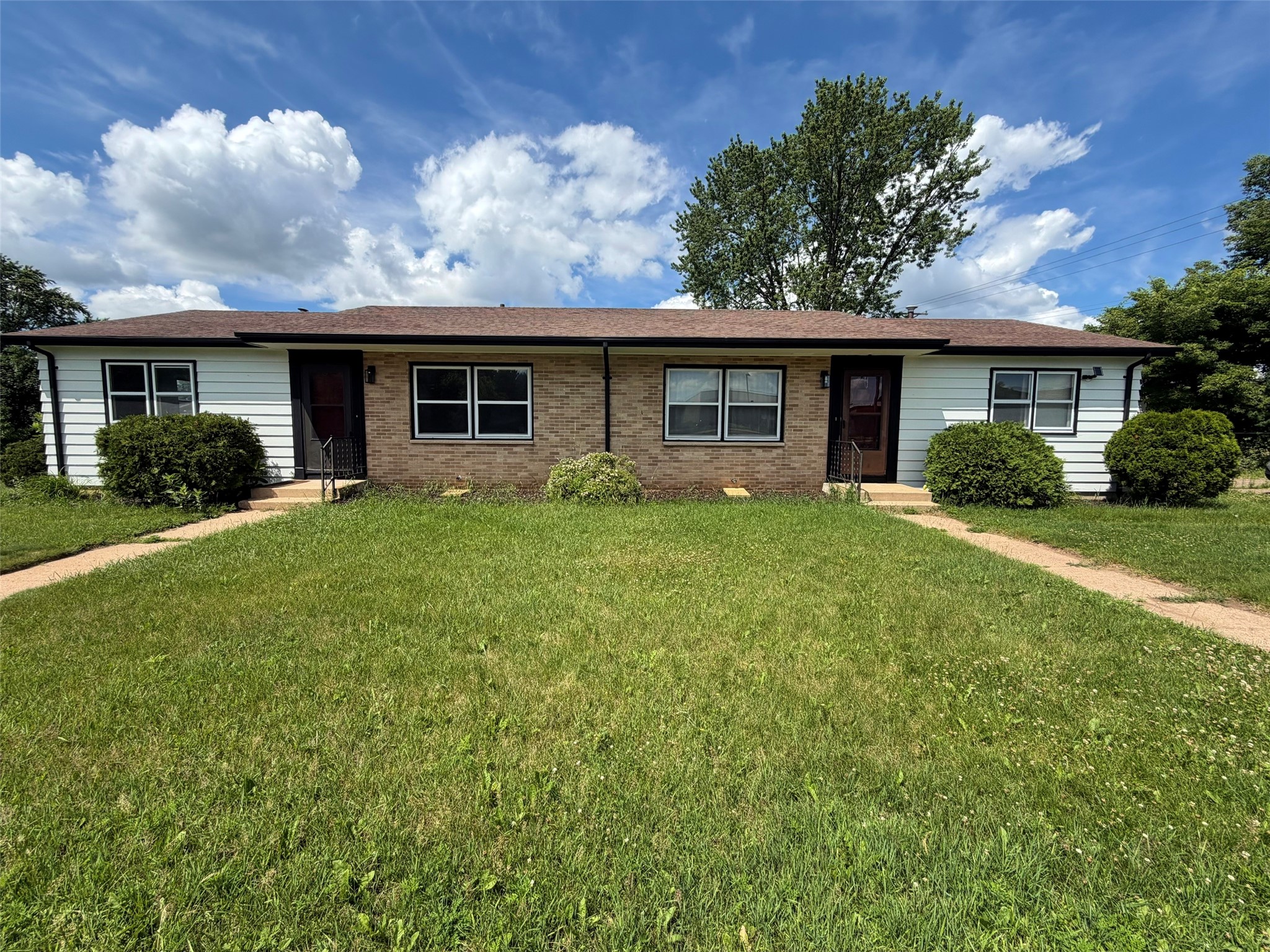650-652 W Macarthur Avenue 1 & 2 Property Photo 1