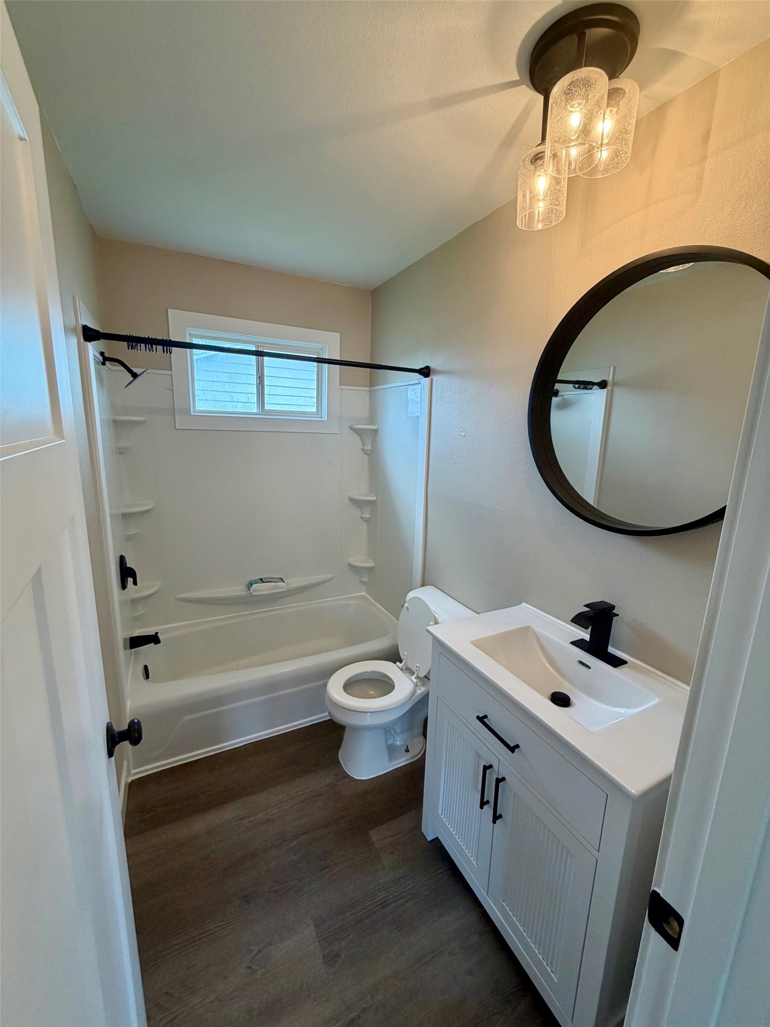 650-652 W Macarthur Avenue 1 & 2 Property Photo 4