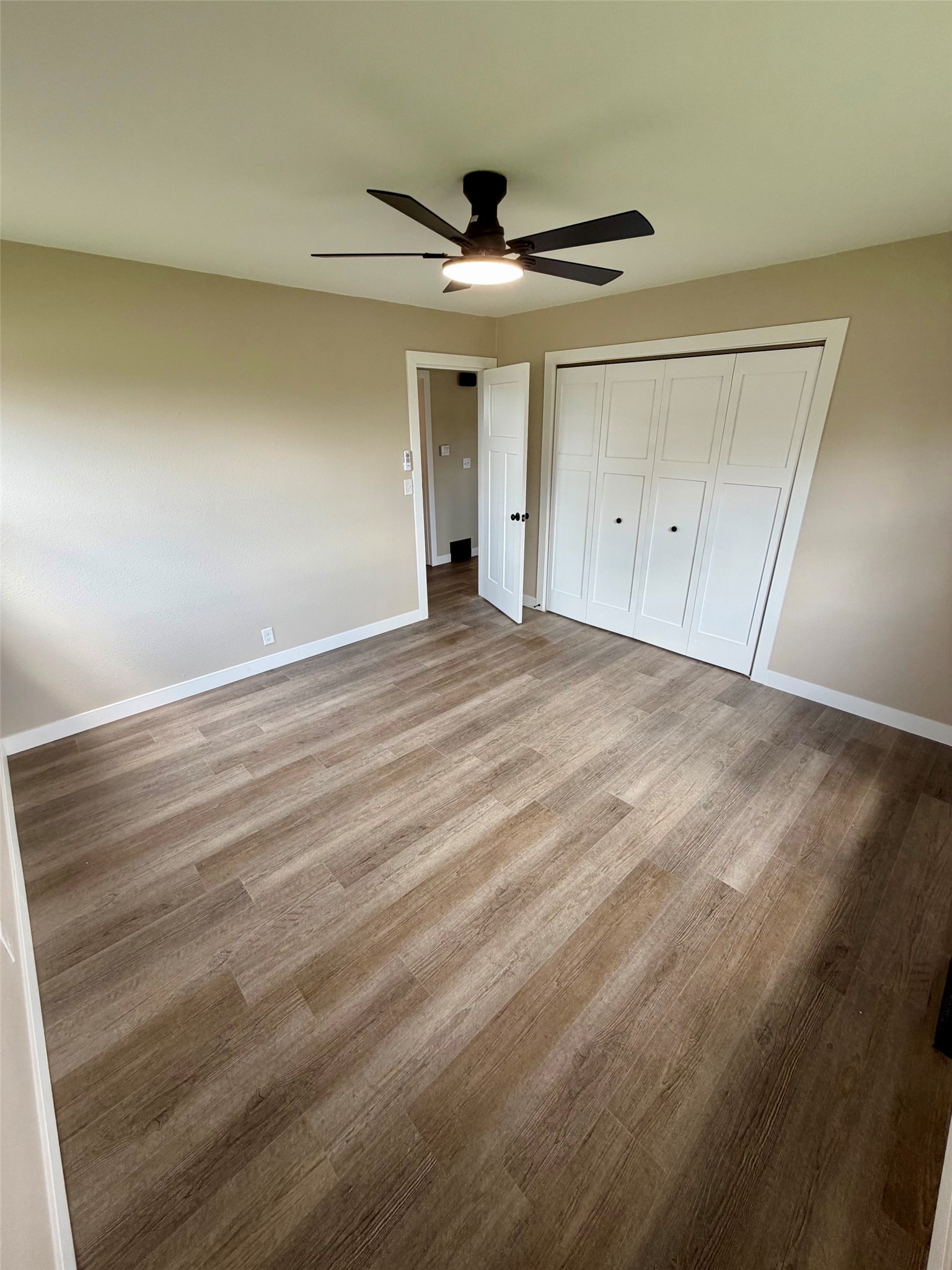 650-652 W Macarthur Avenue 1 & 2 Property Photo 5