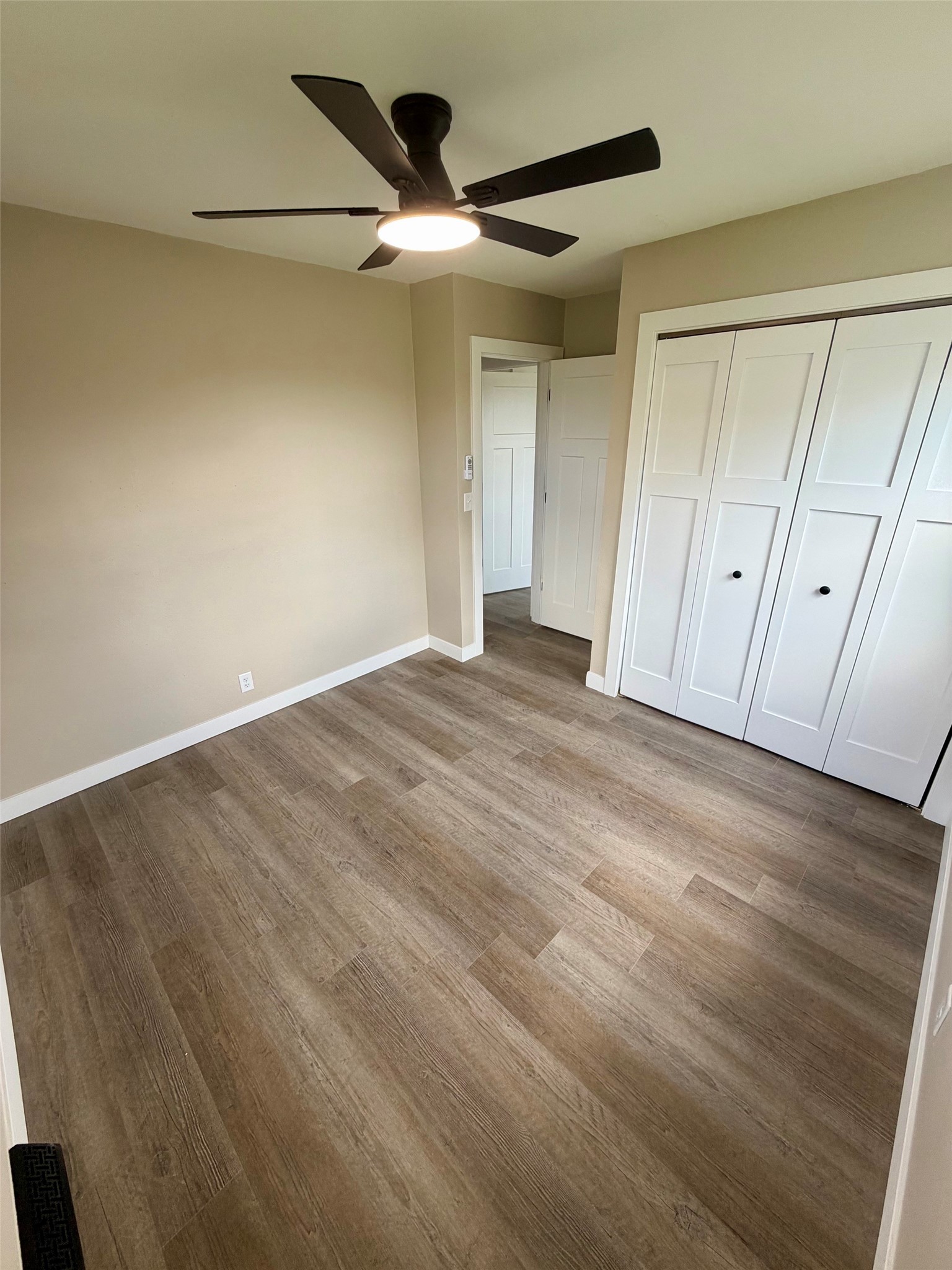 650-652 W Macarthur Avenue 1 & 2 Property Photo 6