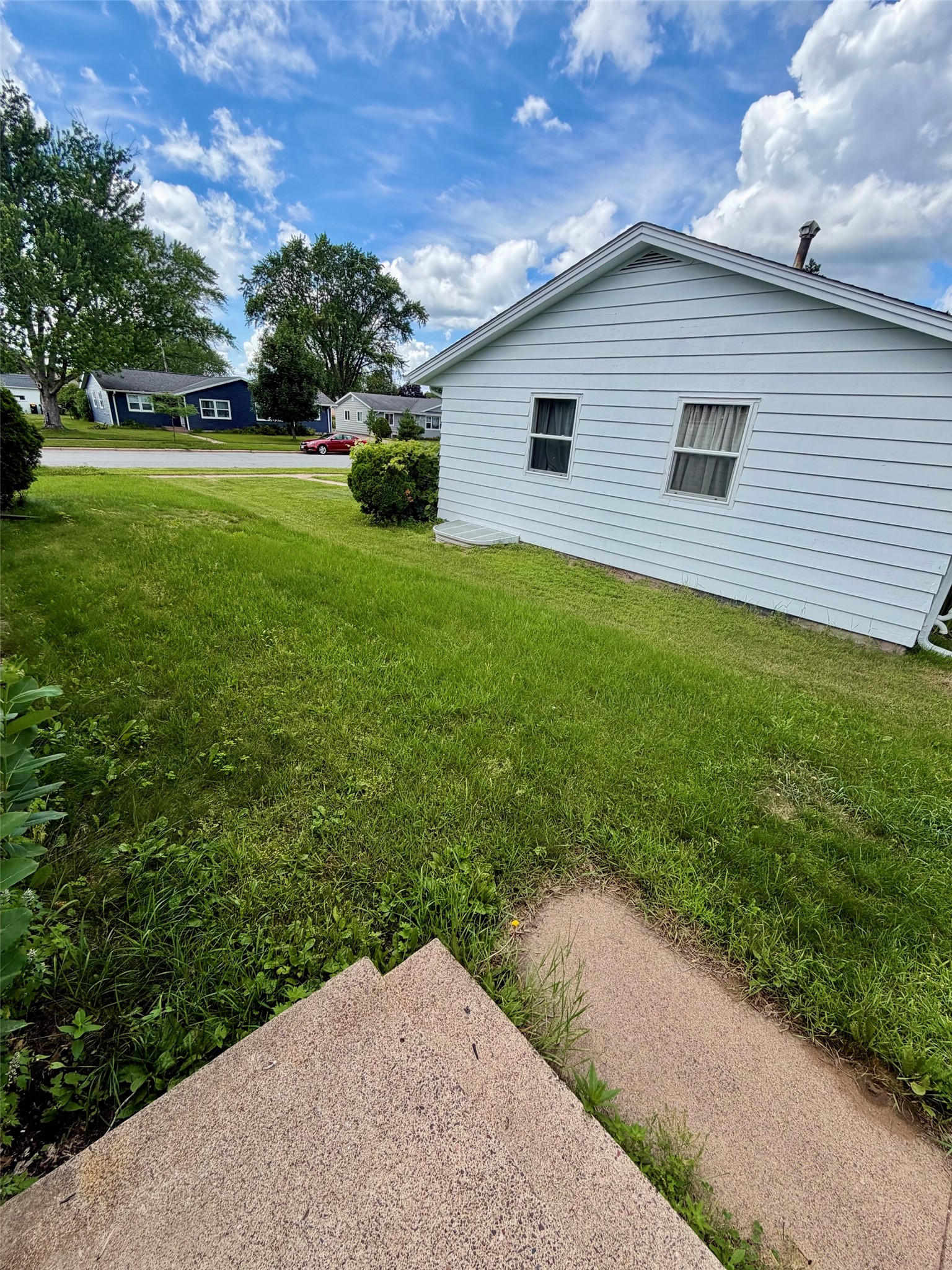 650-652 W Macarthur Avenue 1 & 2 Property Photo 8