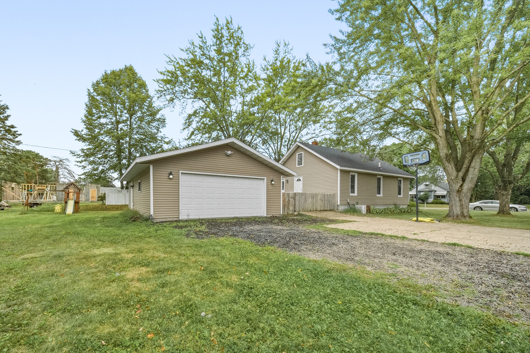 479 Irvine Street Property Photo 12