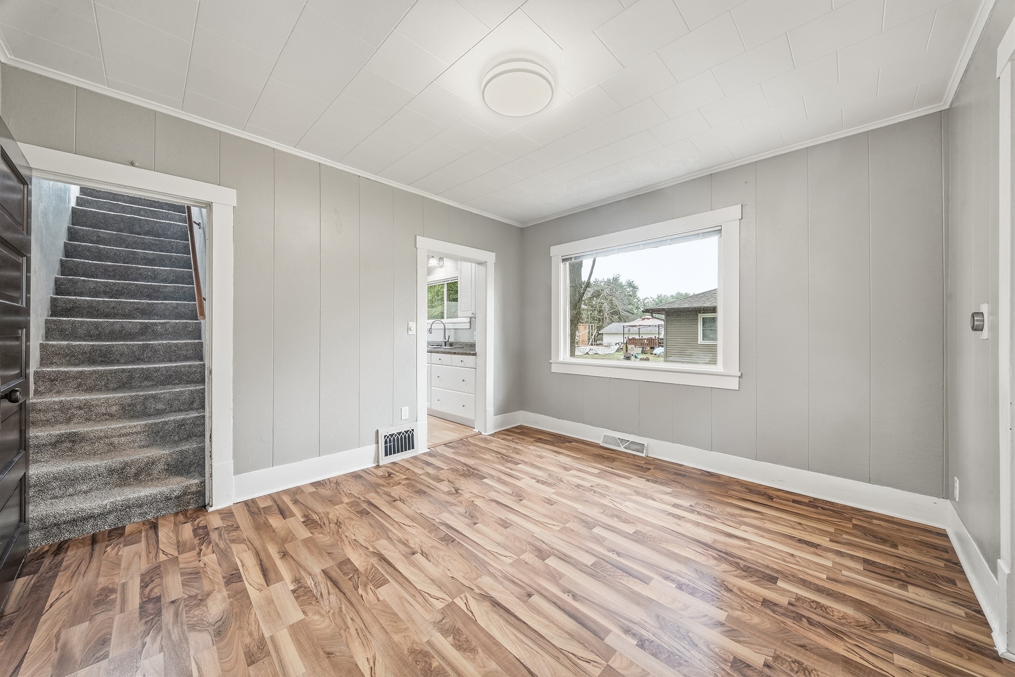 479 Irvine Street Property Photo 18