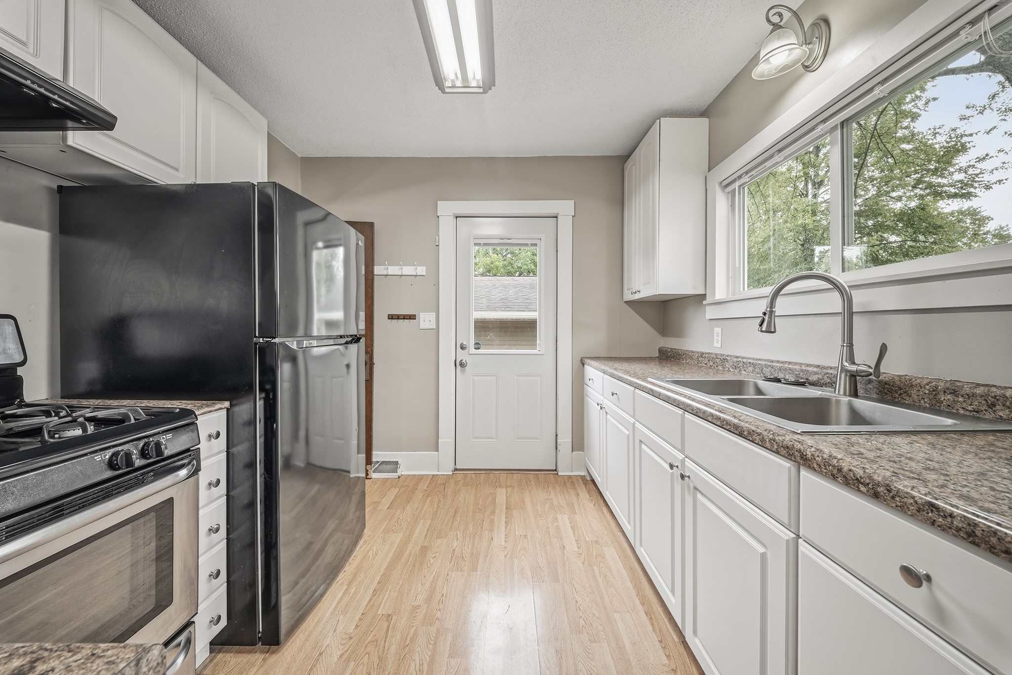 479 Irvine Street Property Photo 26