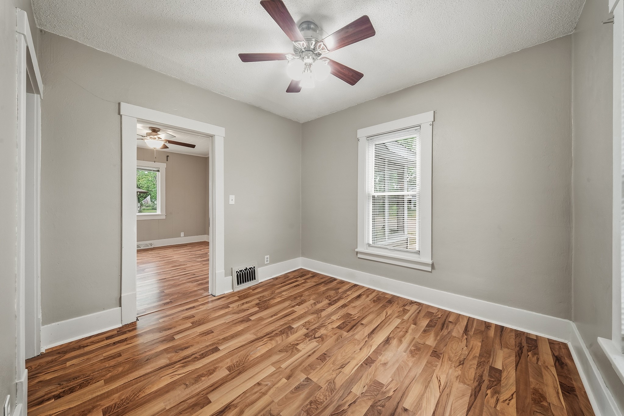 479 Irvine Street Property Photo 28