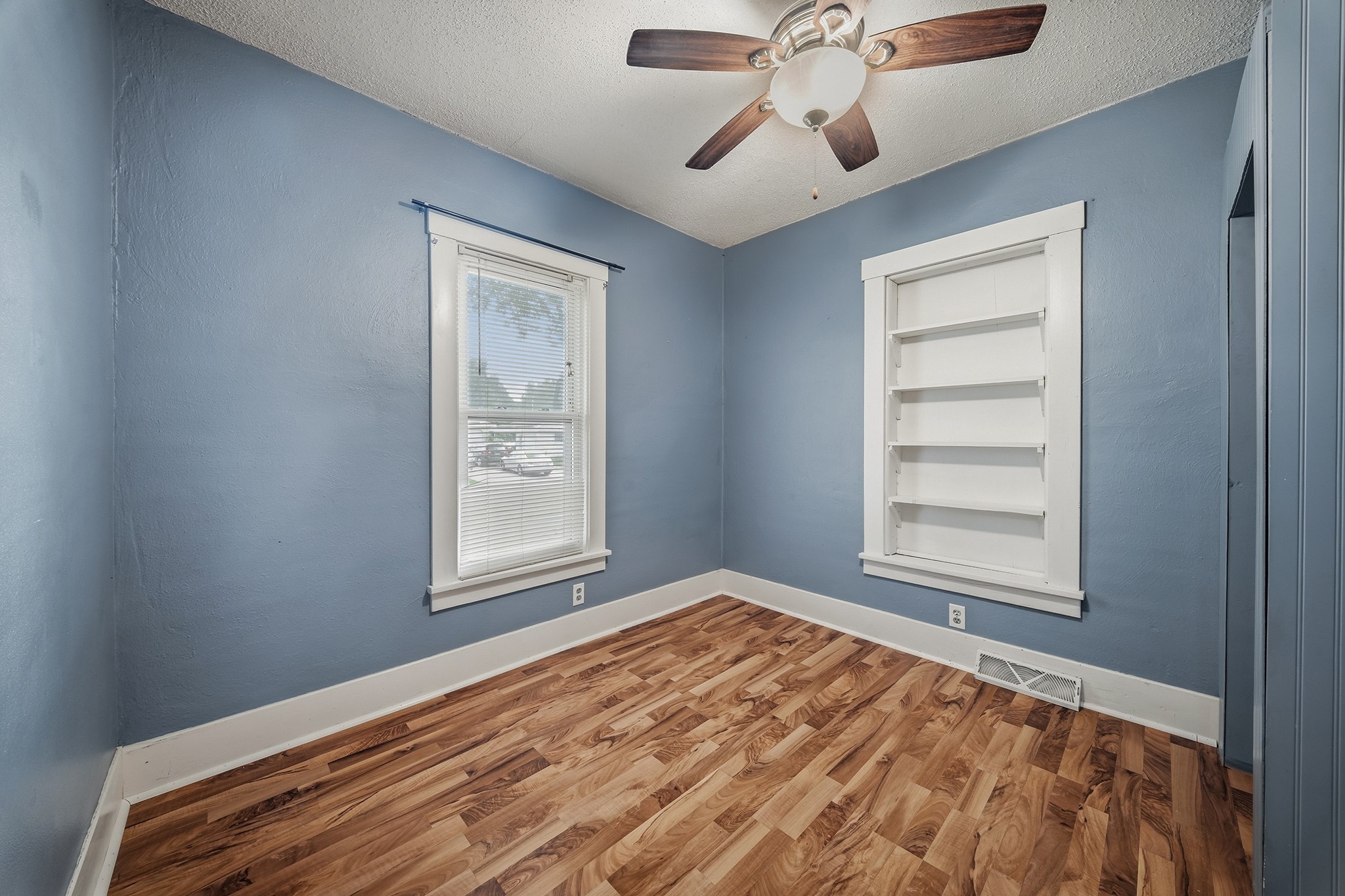479 Irvine Street Property Photo 31