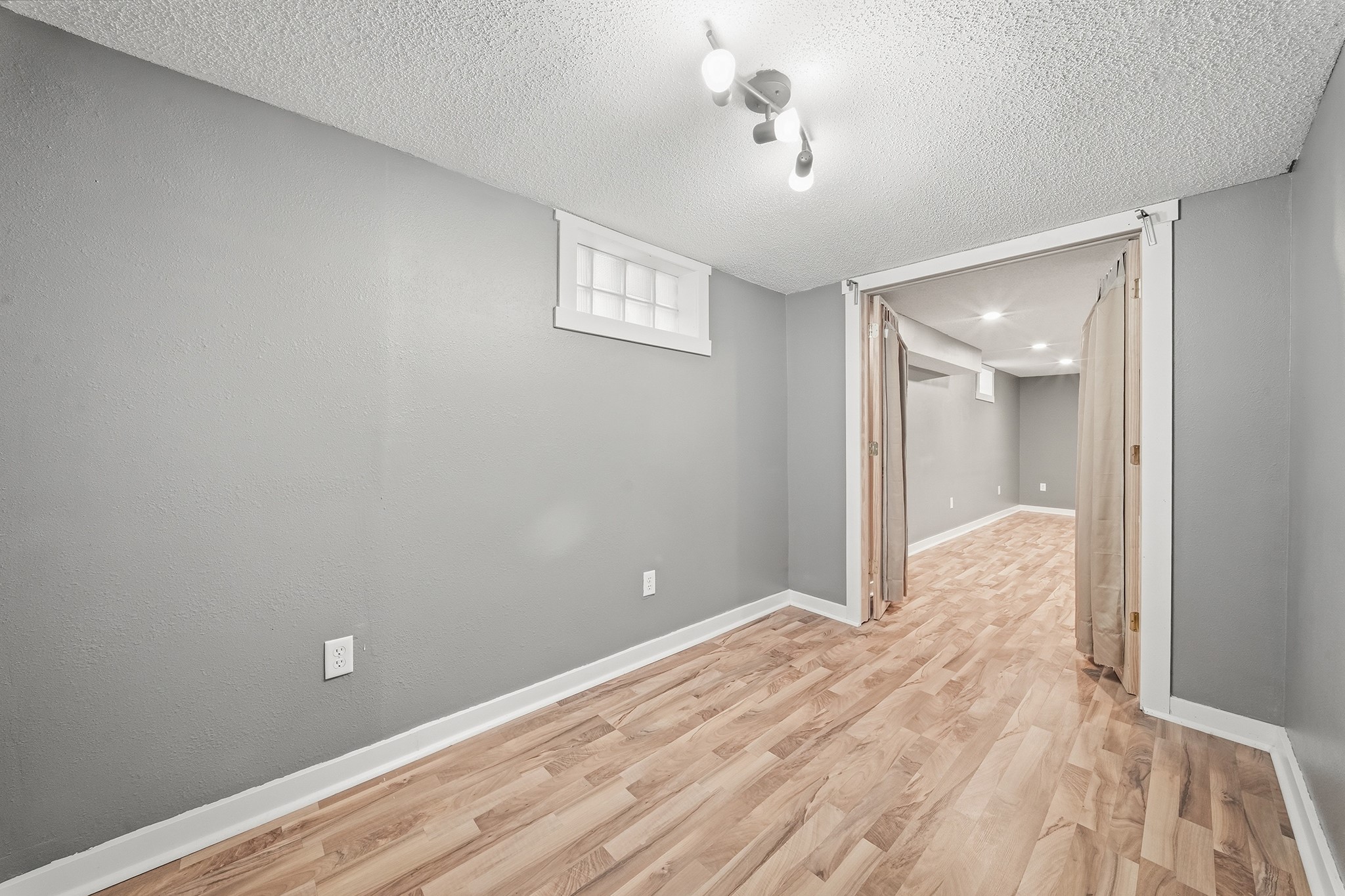 479 Irvine Street Property Photo 38