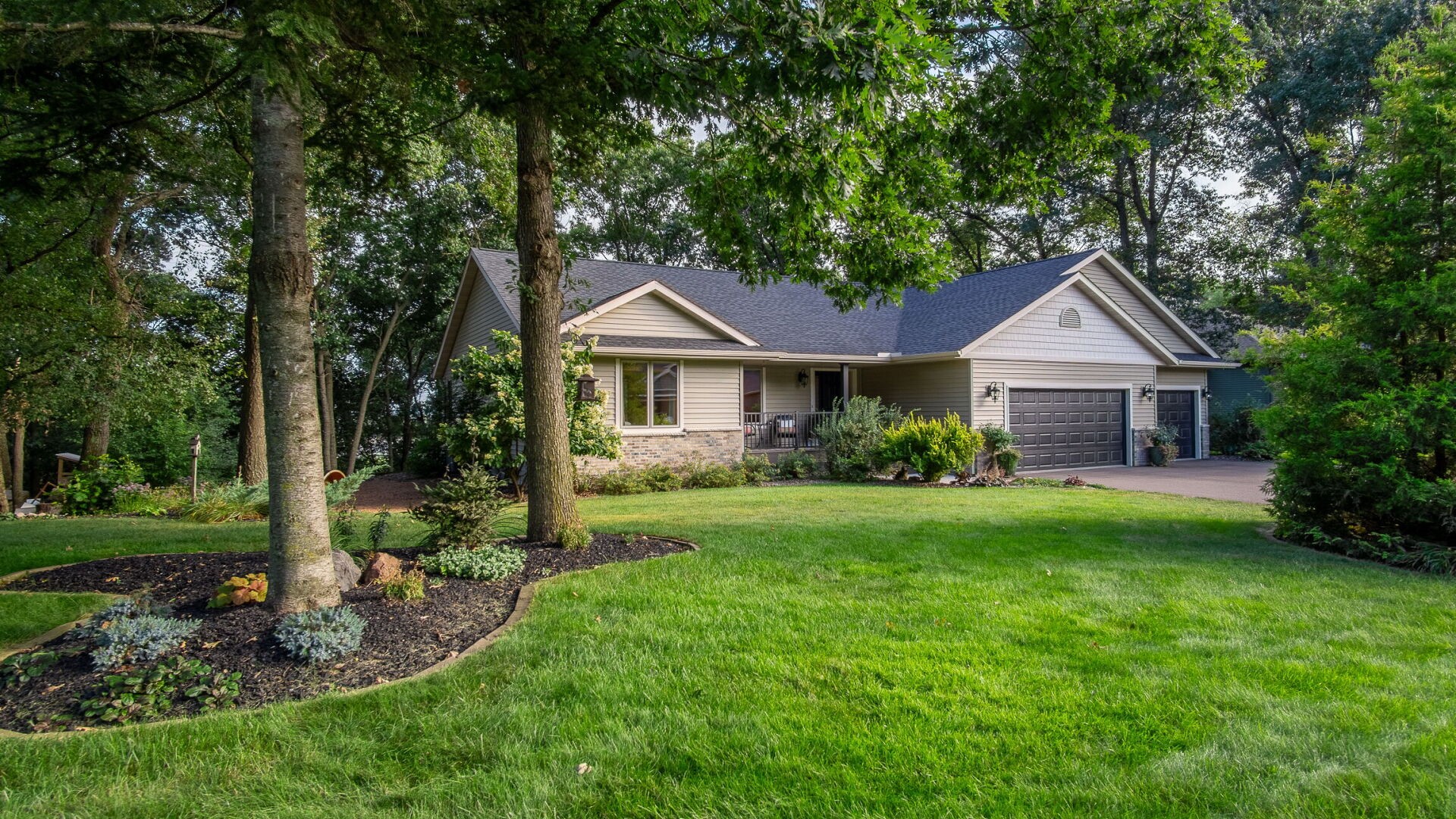 2111 High Point Drive Property Photo 2