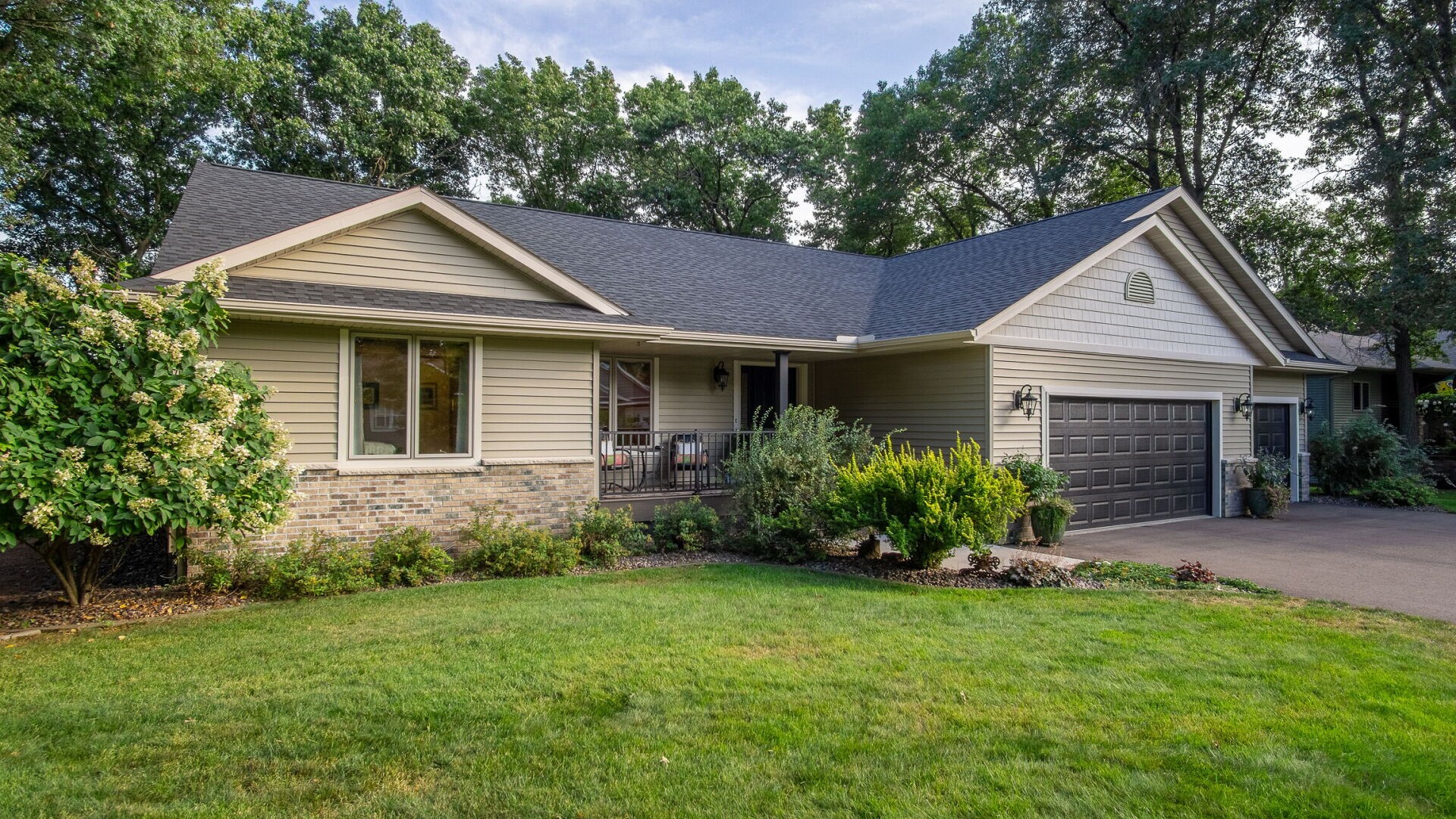 2111 High Point Drive Property Photo 3