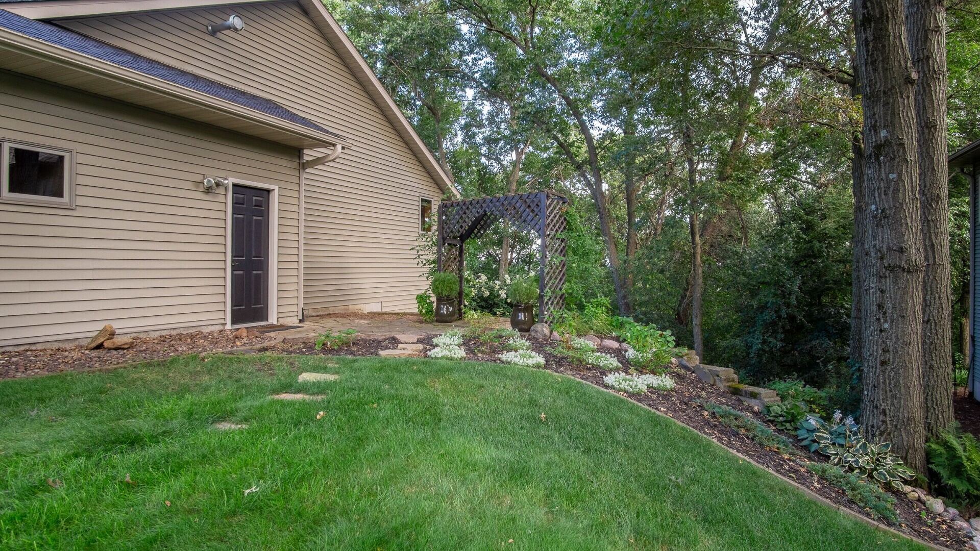 2111 High Point Drive Property Photo 23