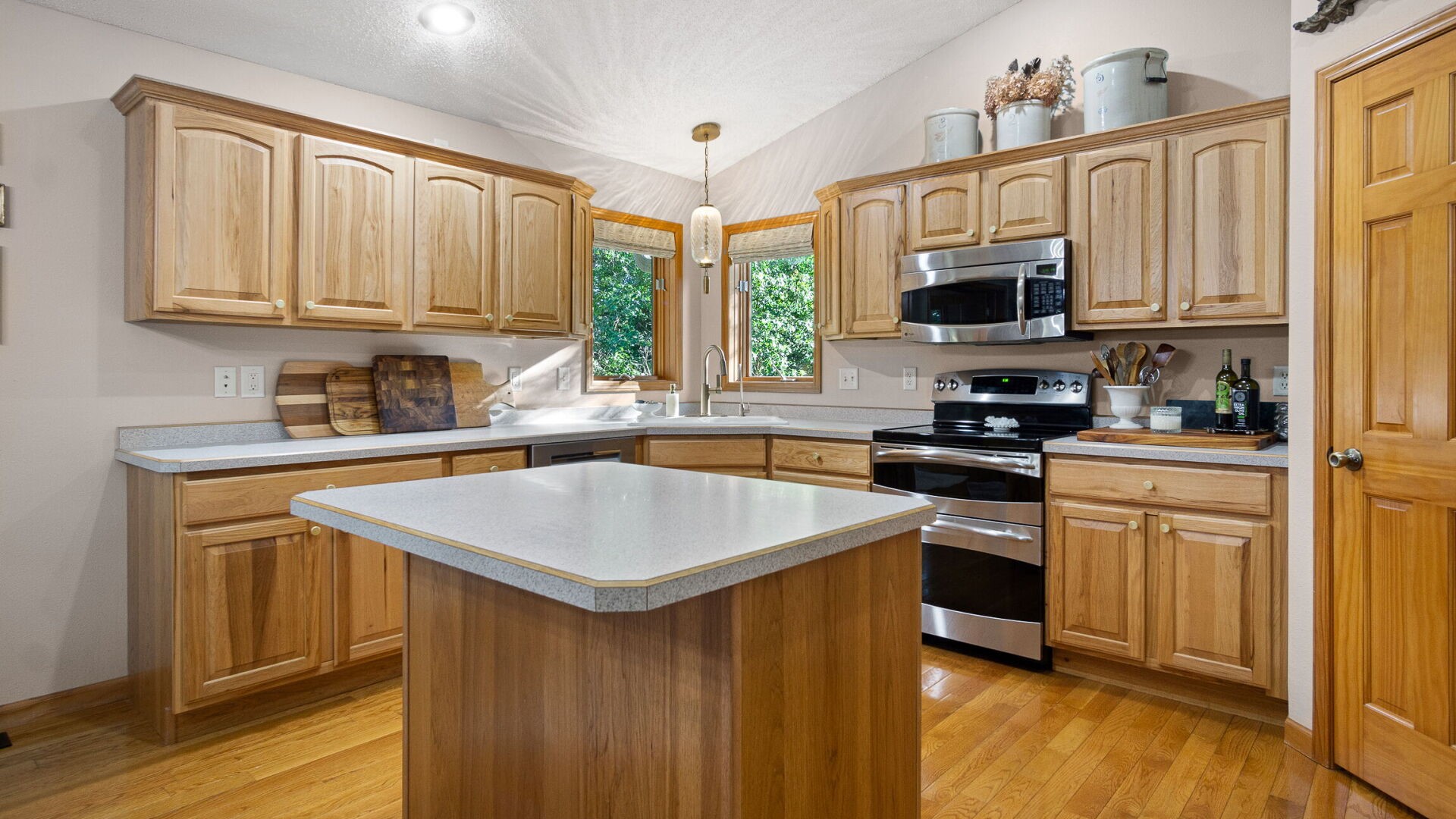 2111 High Point Drive Property Photo 32
