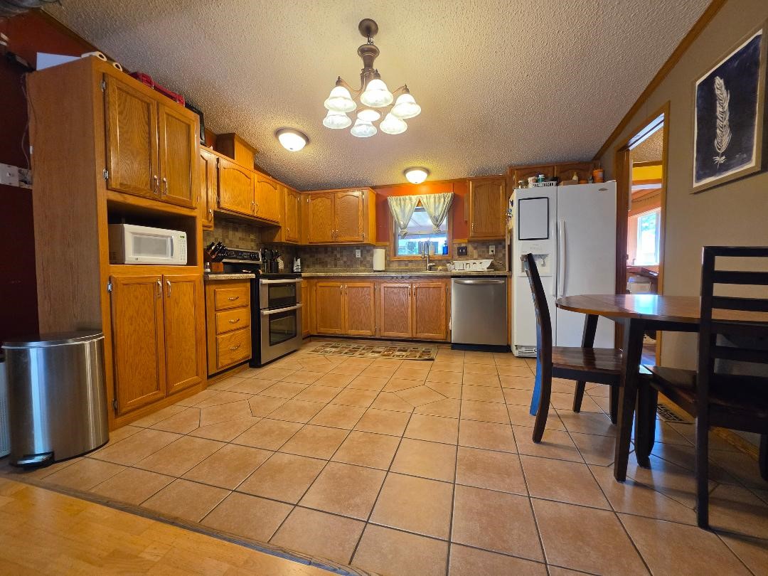 2560 8 3/4 Street Property Photo 19