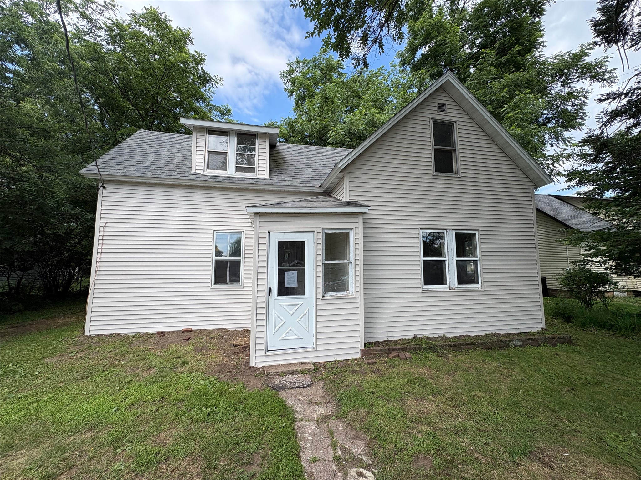 1809 6th Street E Property Photo 1