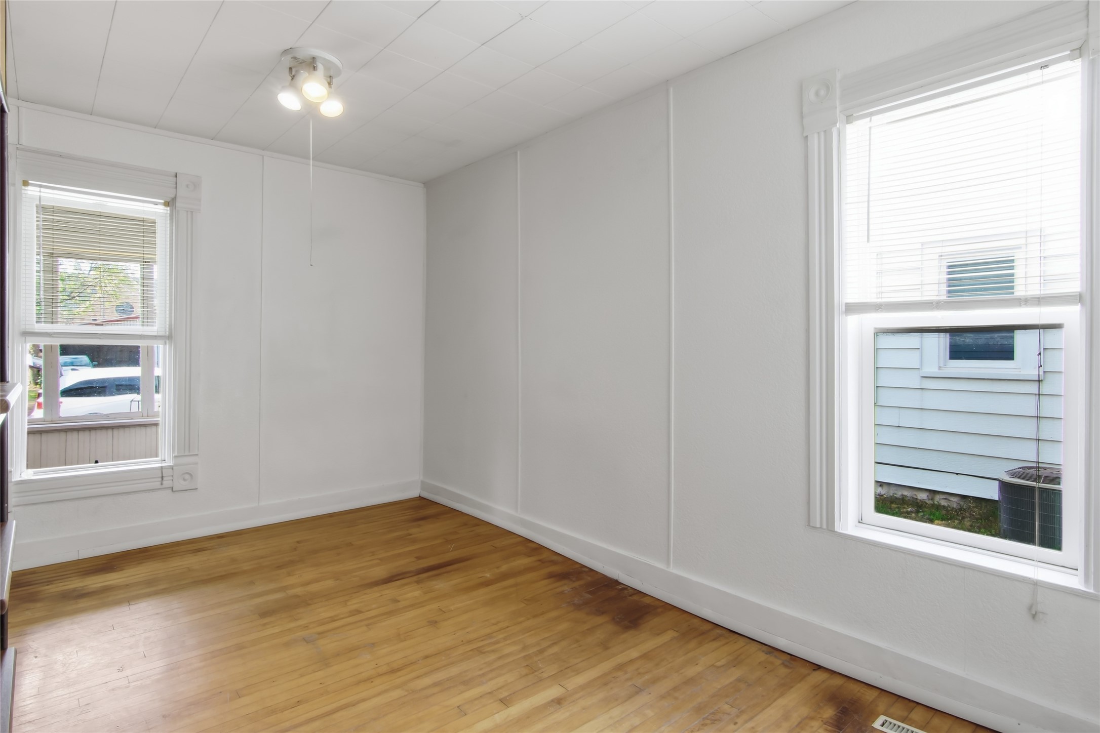 107 S Grove Street 1 & 2 Property Photo 10