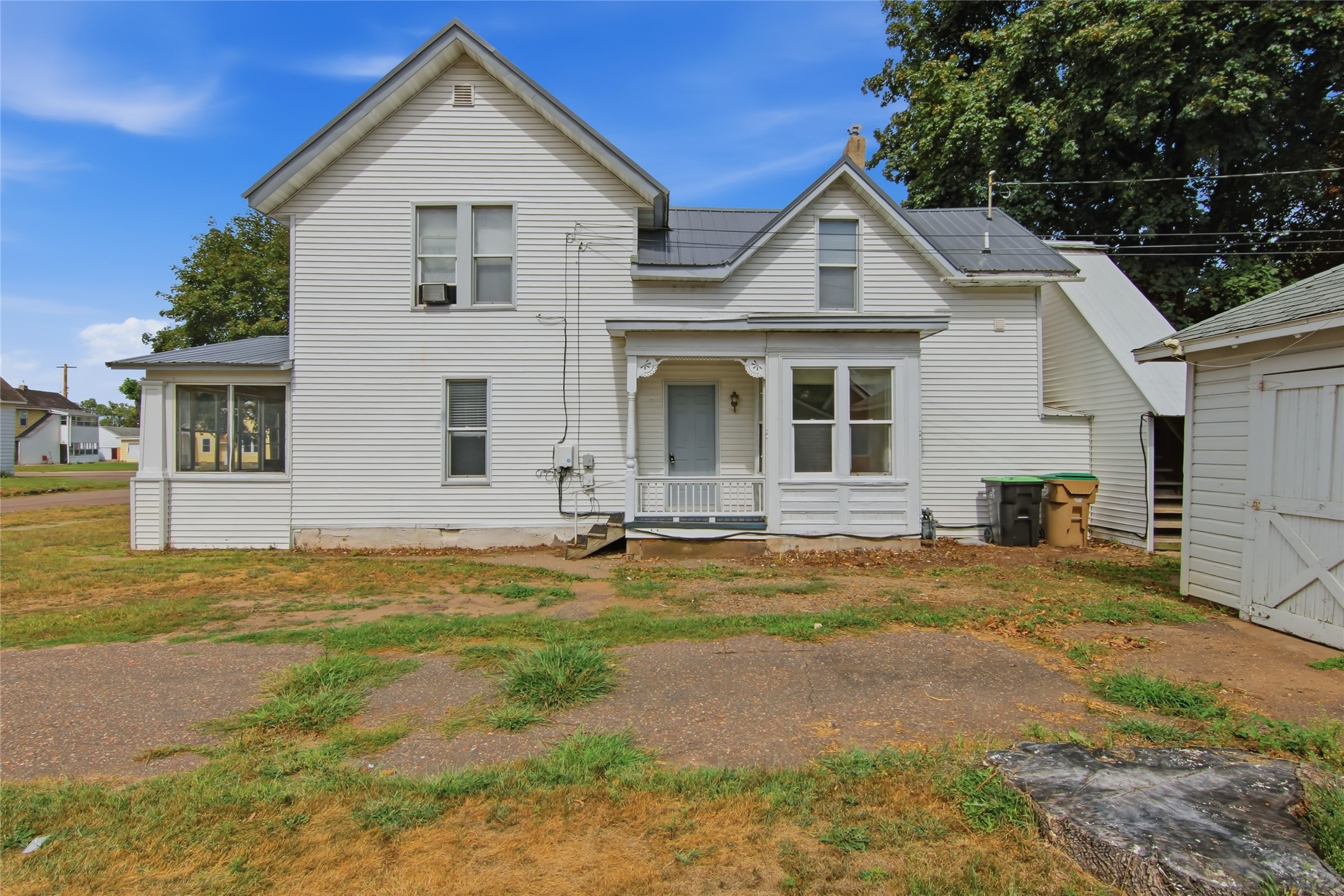 107 S Grove Street 1 & 2 Property Photo 27