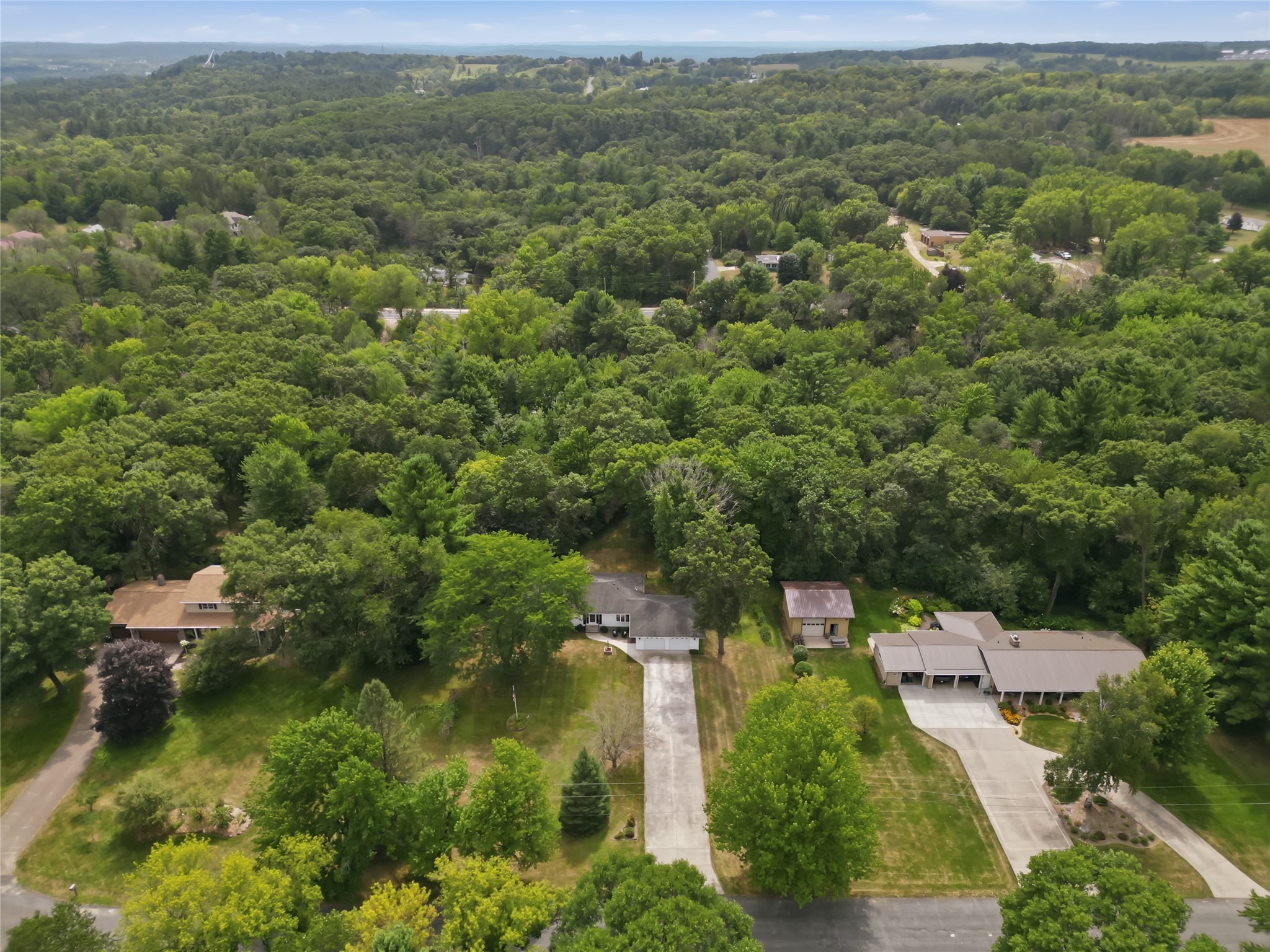 2719 E Deblene Lane Property Photo 4