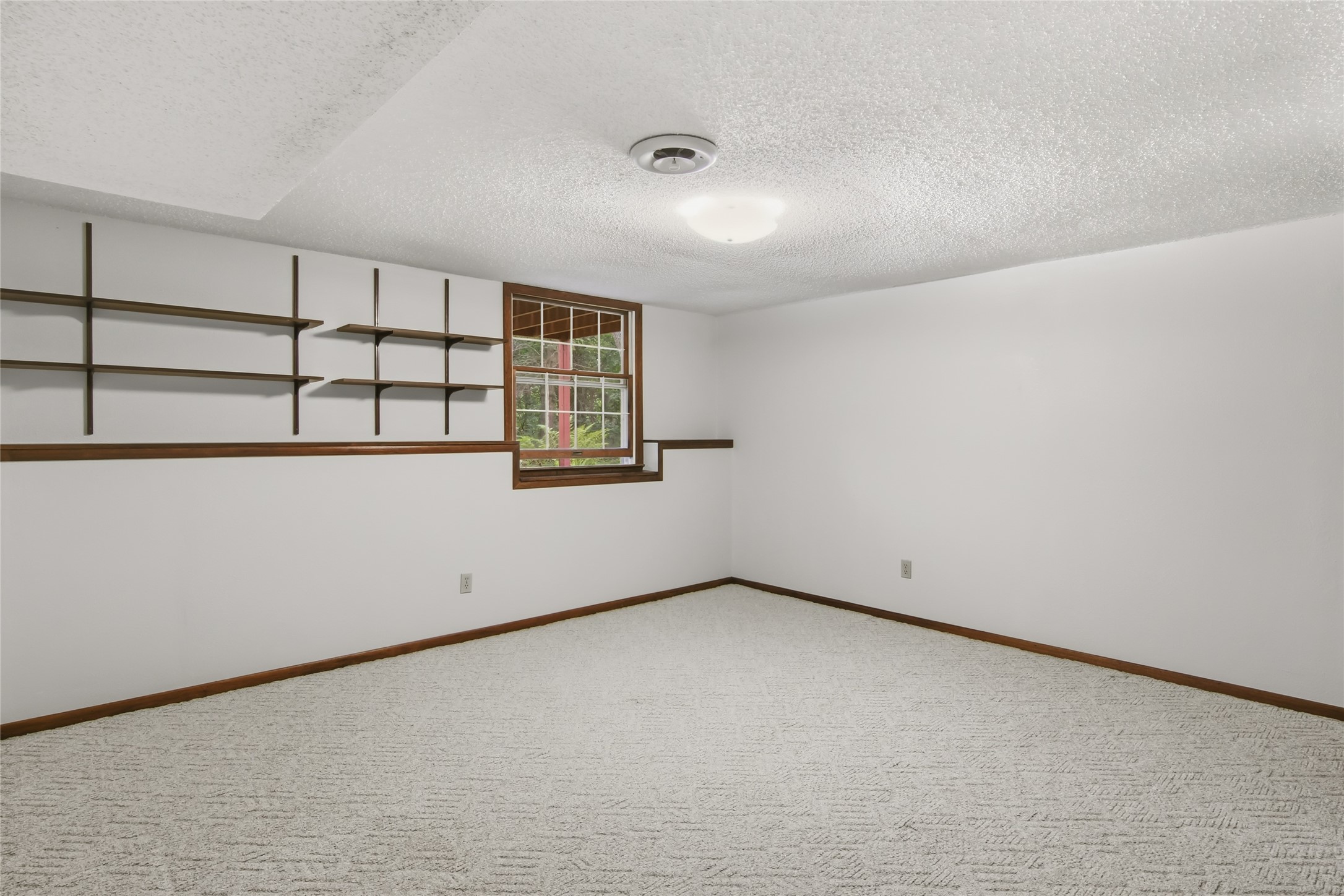 2719 E Deblene Lane Property Photo 27
