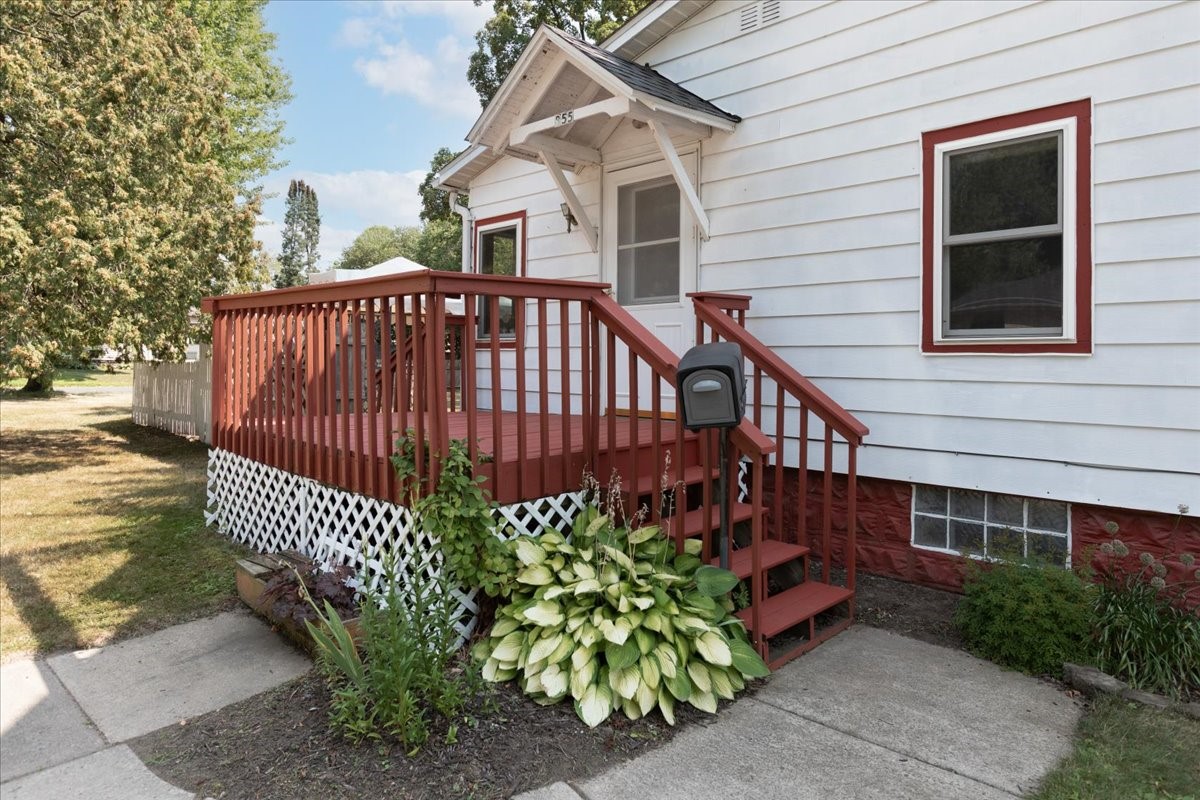 855 Stout Street Ne Property Photo 2