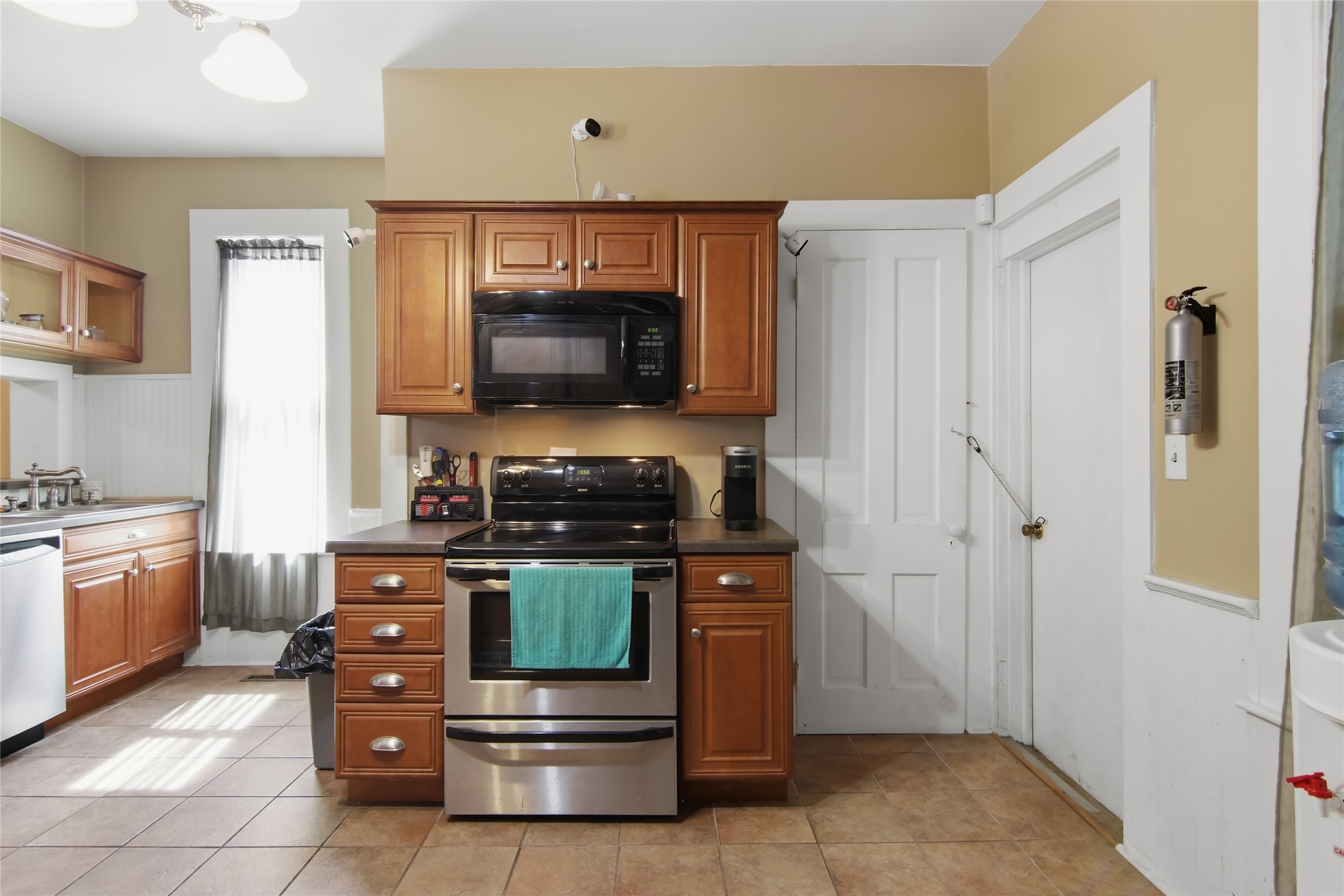 718 Bay Street Property Photo 17