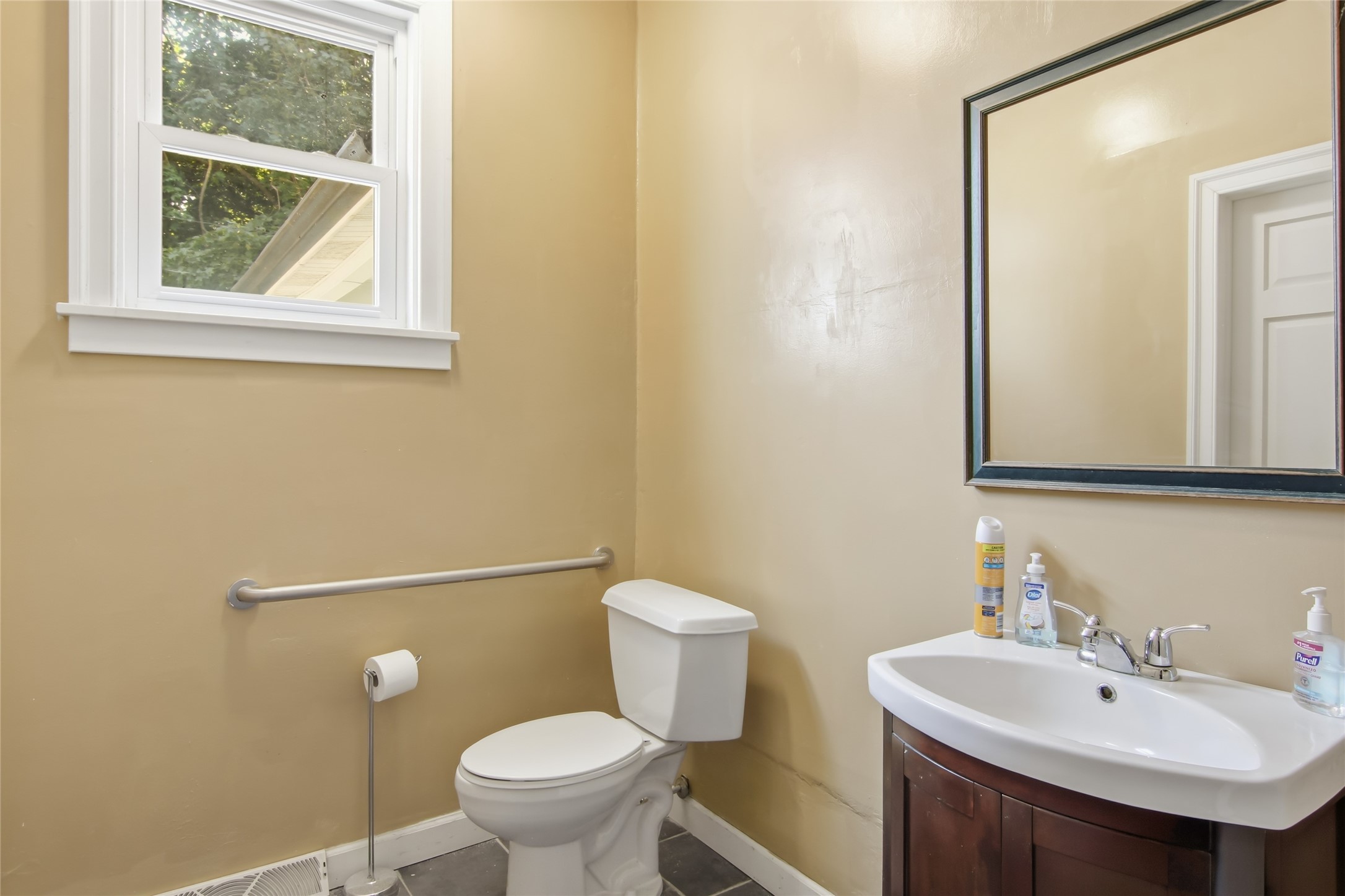 718 Bay Street Property Photo 34