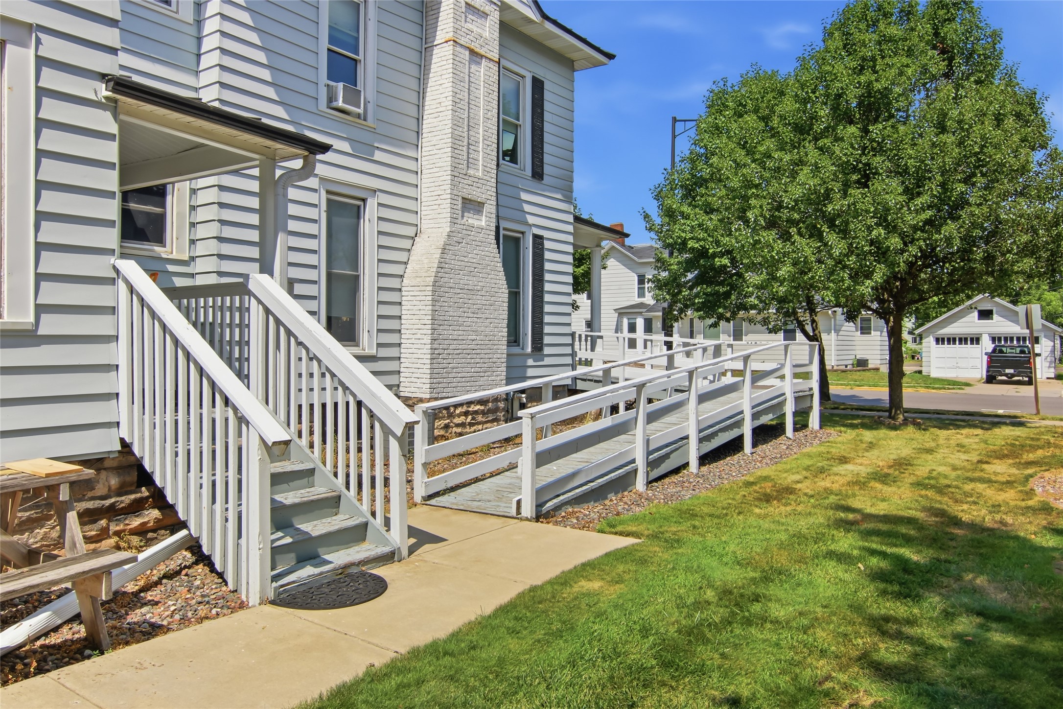 718 Bay Street Property Photo 46