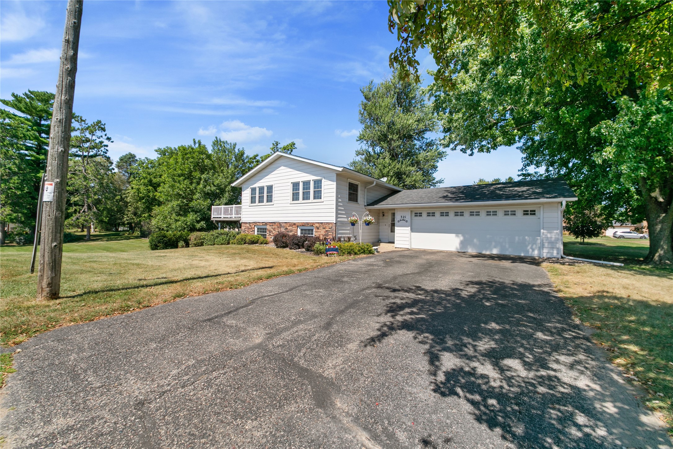 321 W Warner Street Property Photo 1