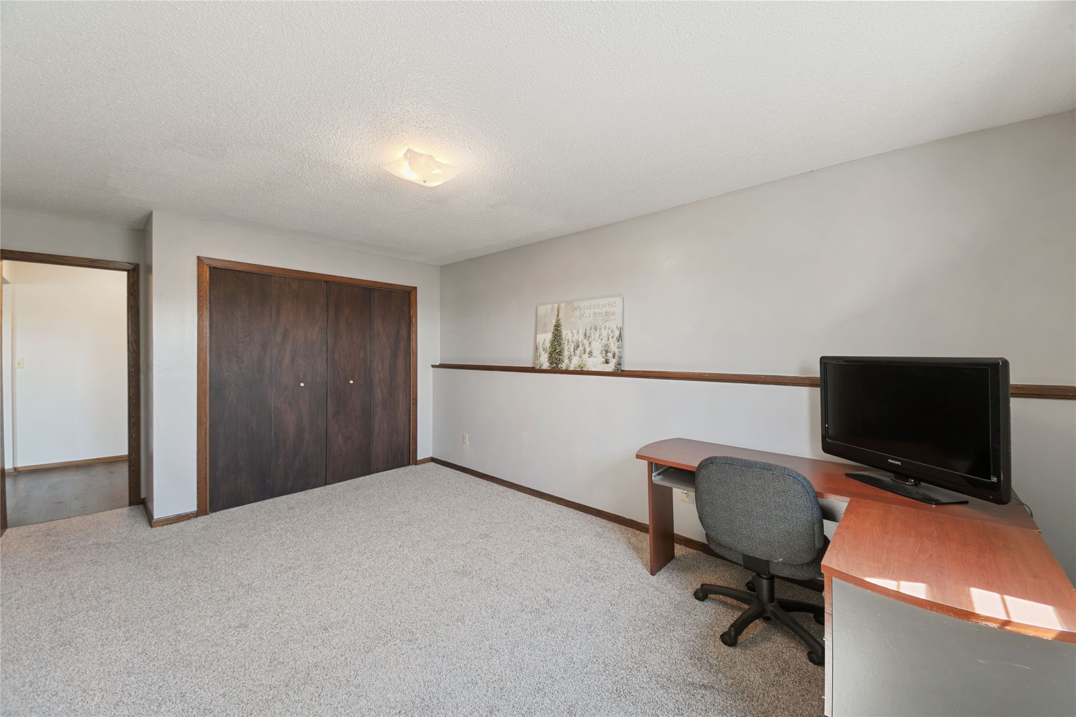 321 W Warner Street Property Photo 22
