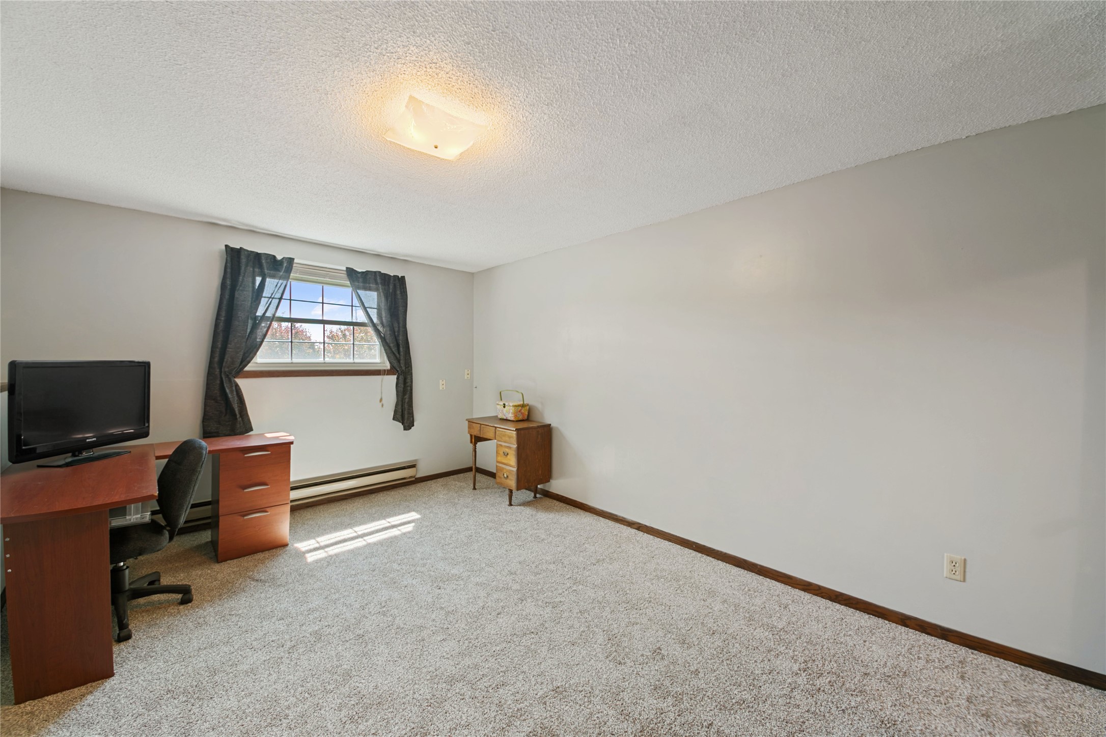 321 W Warner Street Property Photo 23