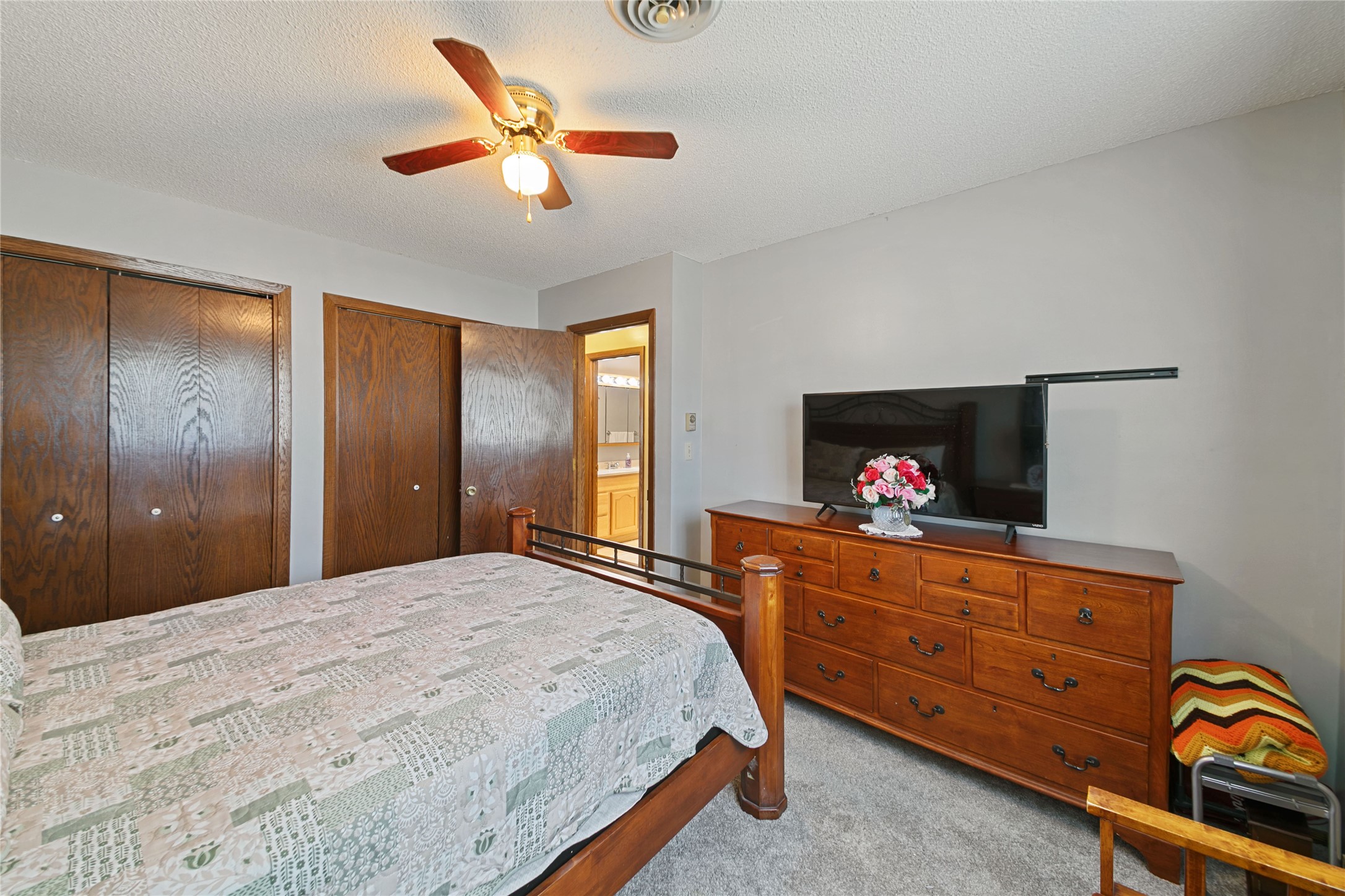 321 W Warner Street Property Photo 30