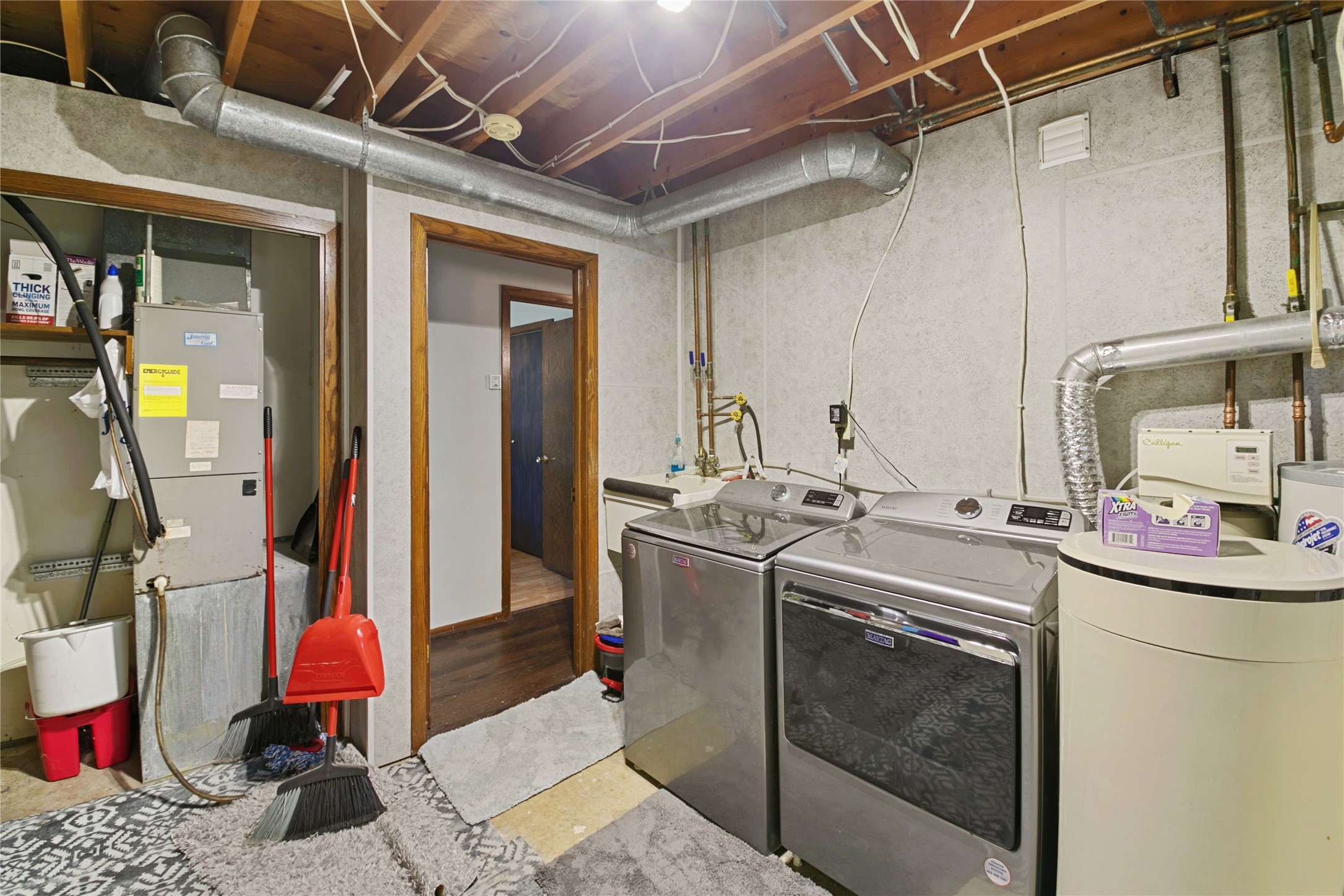 321 W Warner Street Property Photo 31