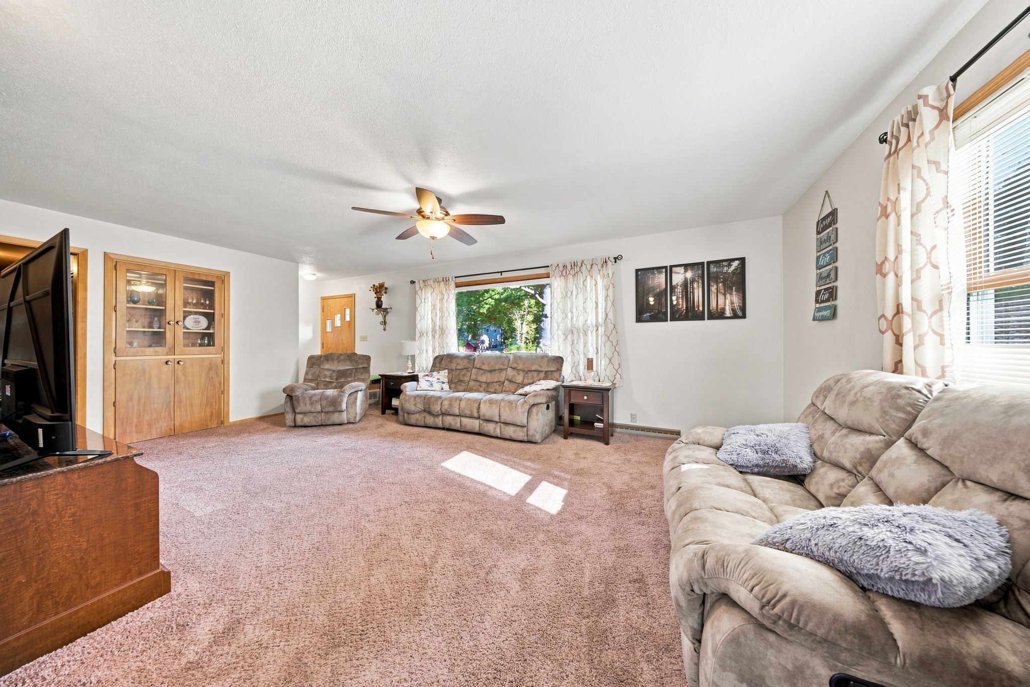 407 1st Avenue W Property Photo 4