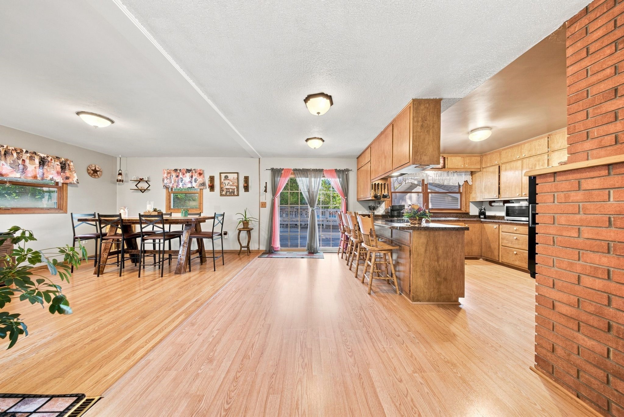 407 1st Avenue W Property Photo 6