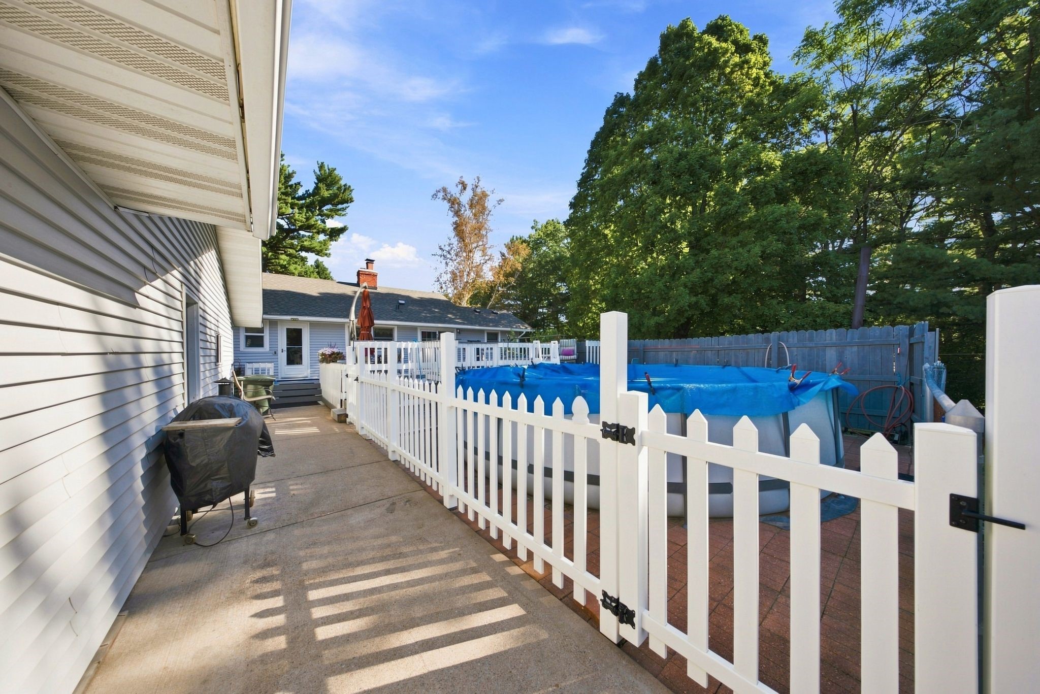 407 1st Avenue W Property Photo 27