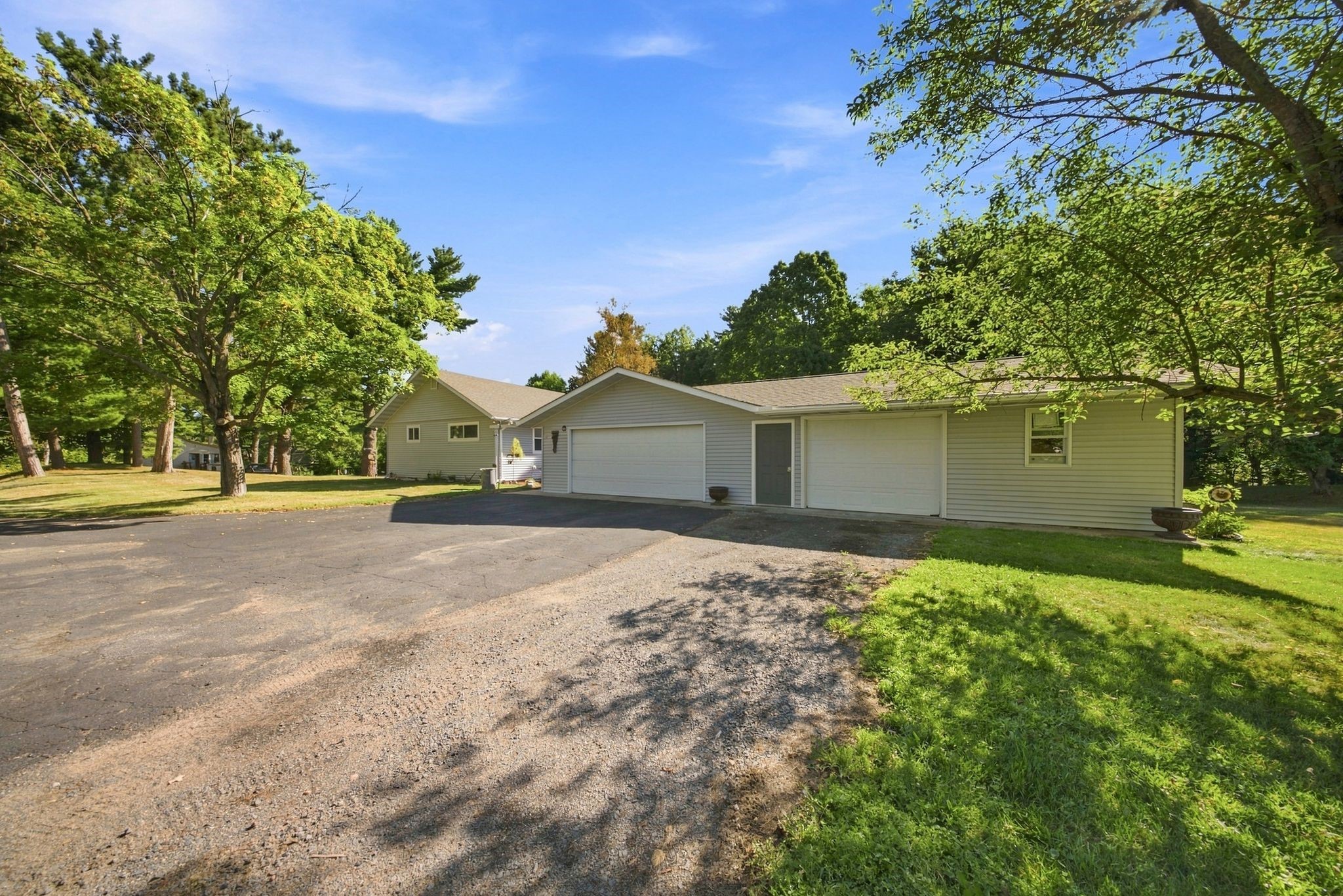 407 1st Avenue W Property Photo 31