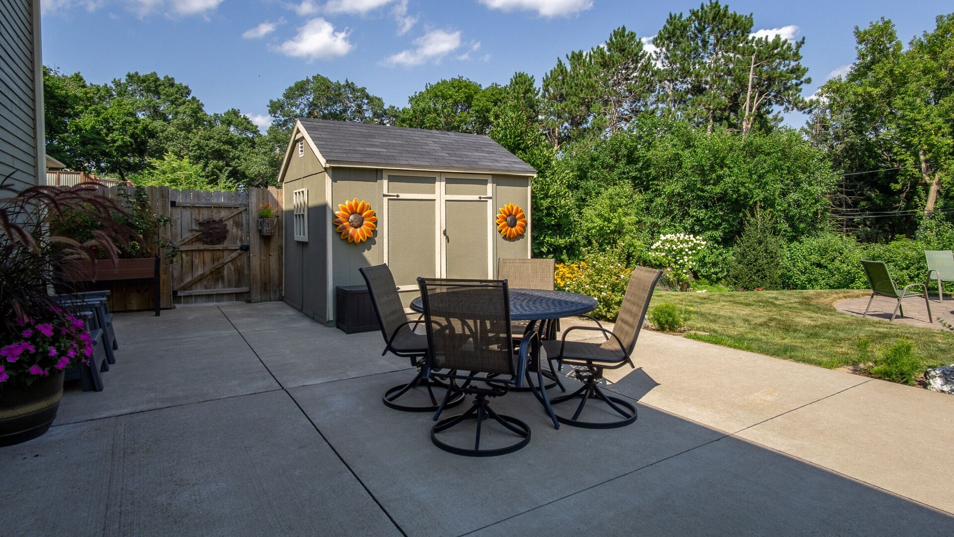 2229 Orchard Place Property Photo 10