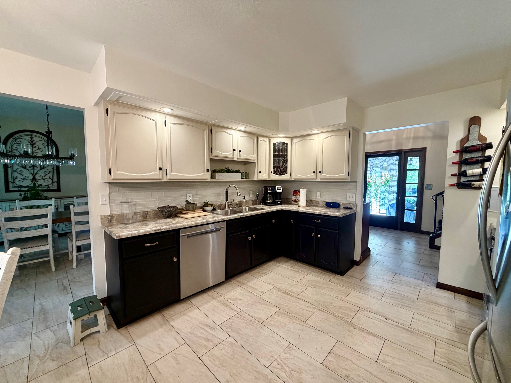 1011 Skyview Drive Property Photo 11